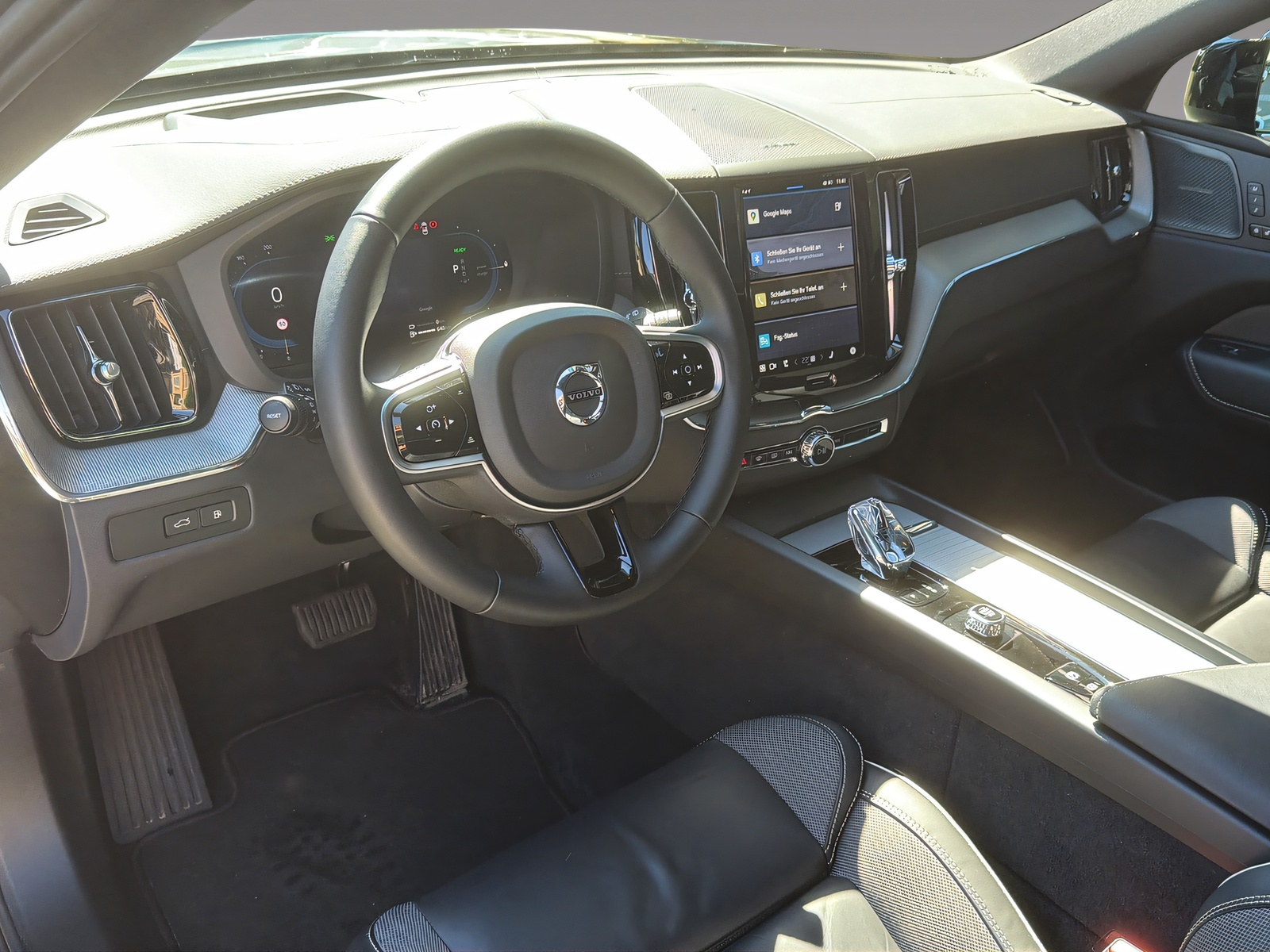 VOLVO XC60 2.0 T8 TE XCENTRIC Black Edition eAWD-image-9