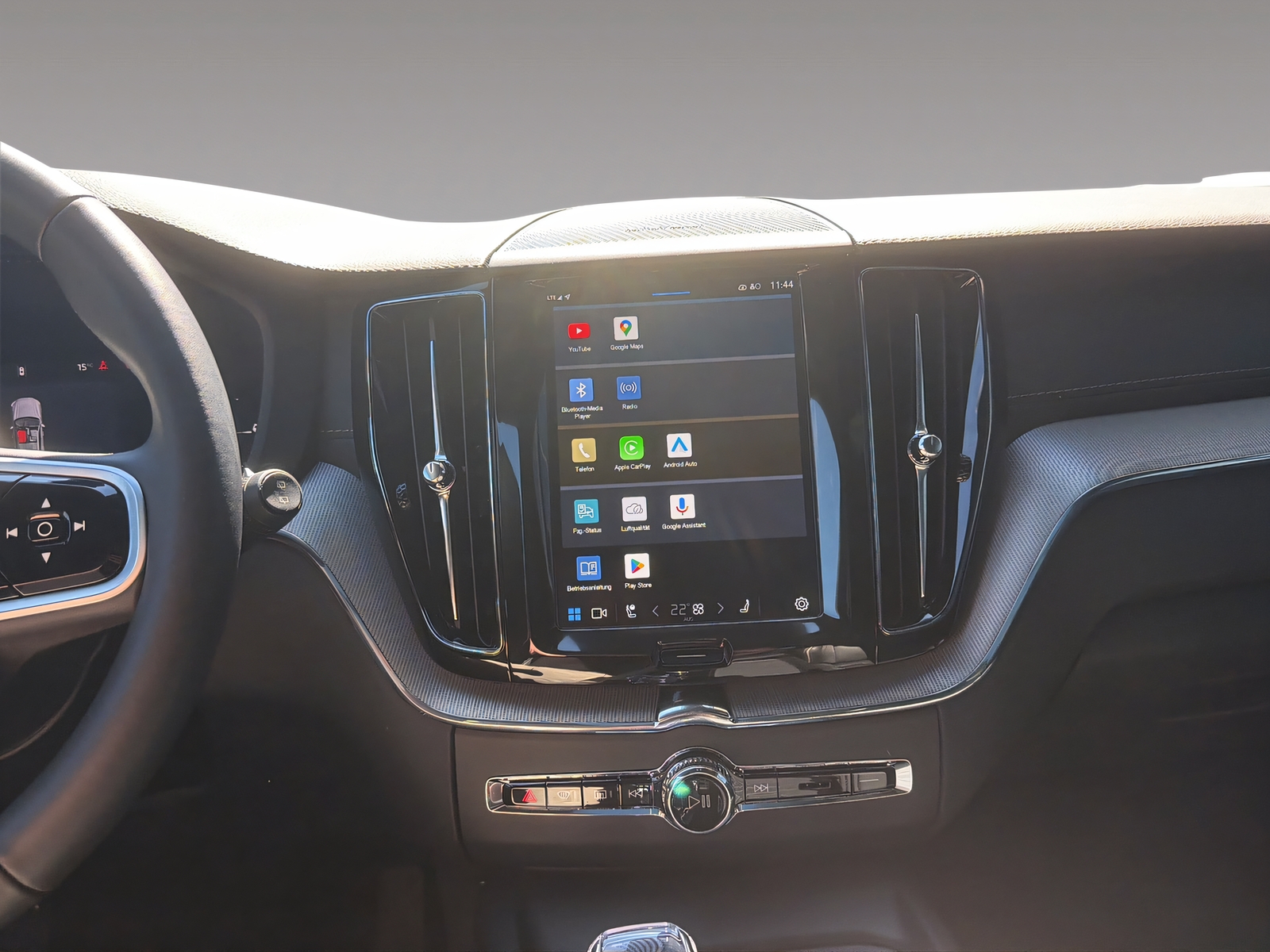 VOLVO XC60 2.0 T8 TE XCENTRIC Black Edition eAWD-image-16