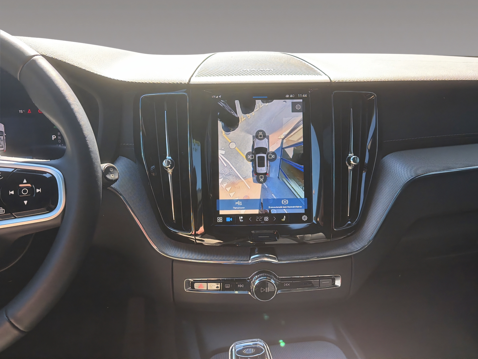 VOLVO XC60 2.0 T8 TE XCENTRIC Black Edition eAWD-image-15