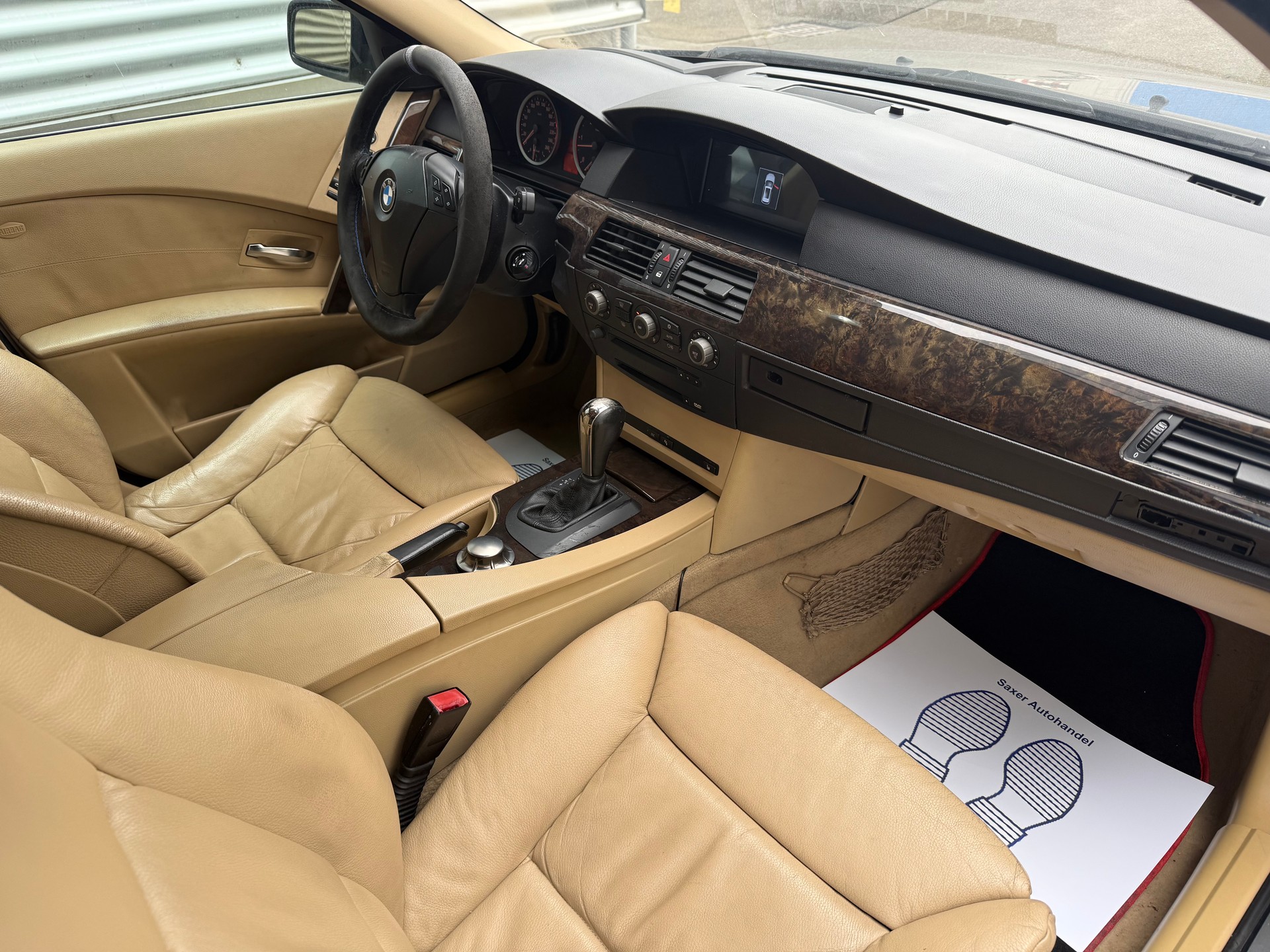 BMW 530d Touring-image-9