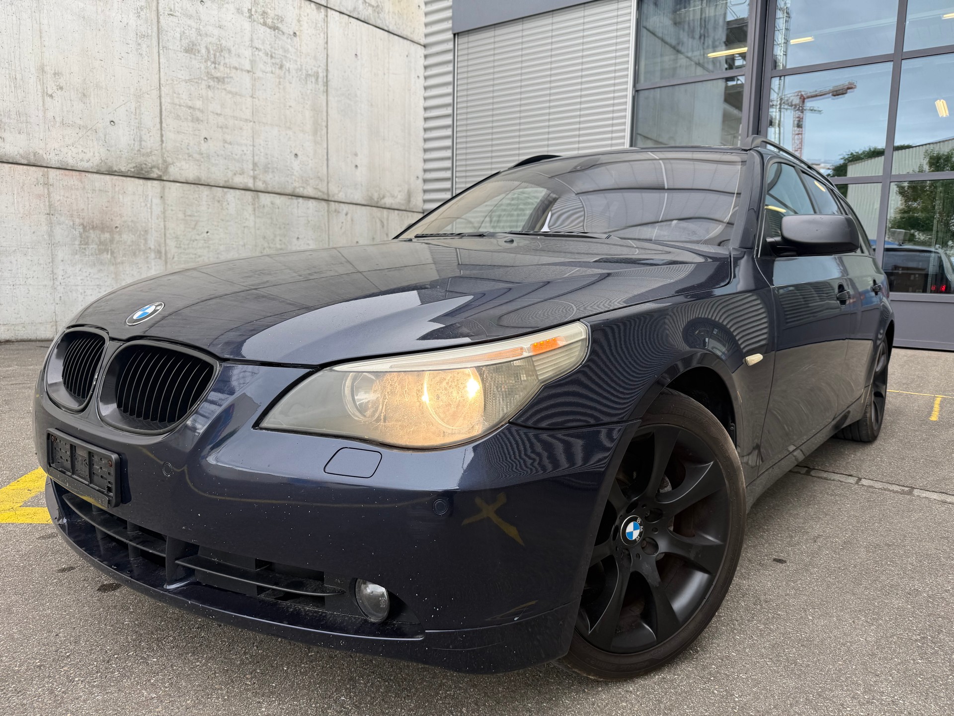 BMW 530d Touring-image-0