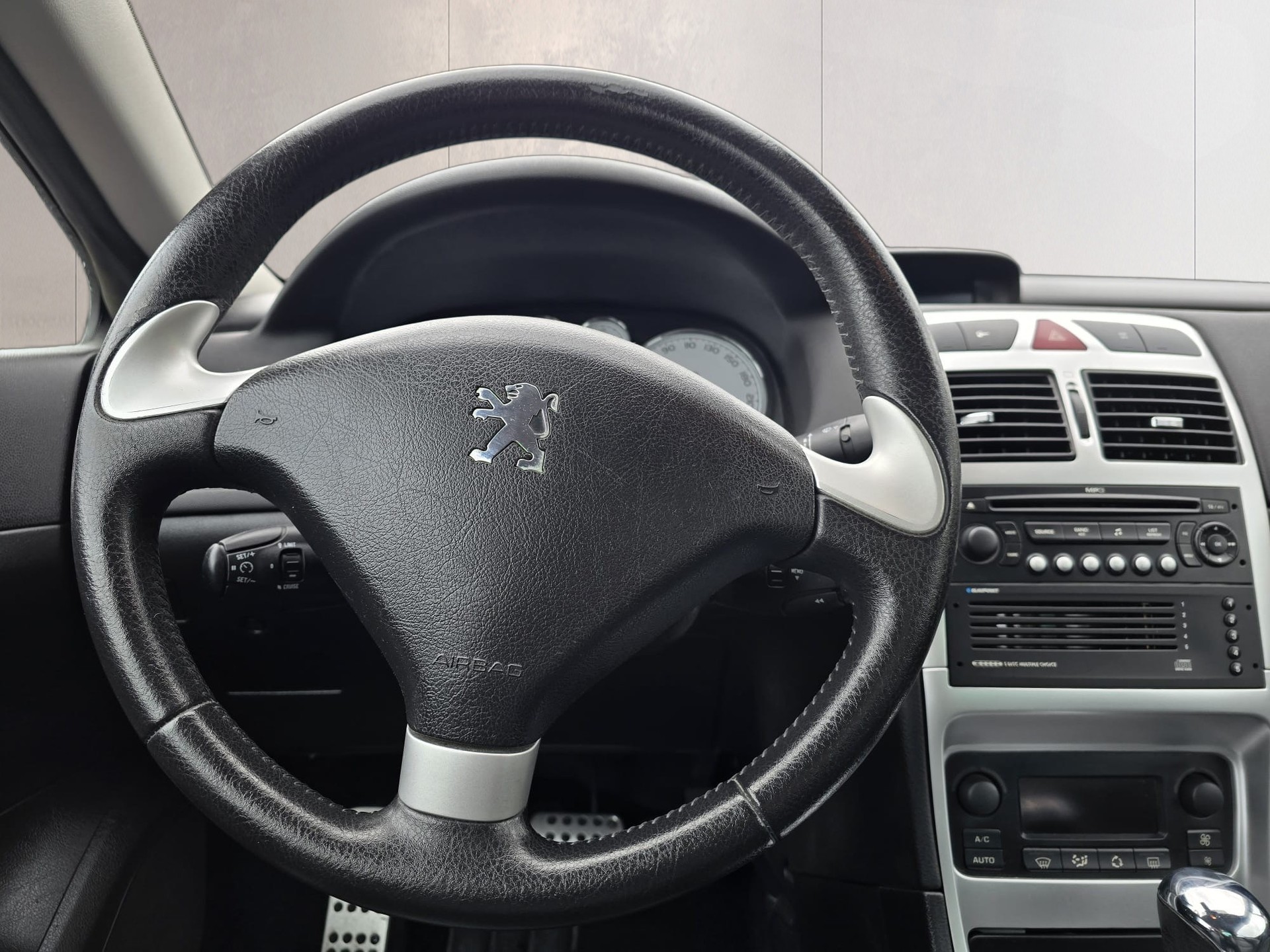 PEUGEOT 307 CC 2.0 16V Dynamic-image-12