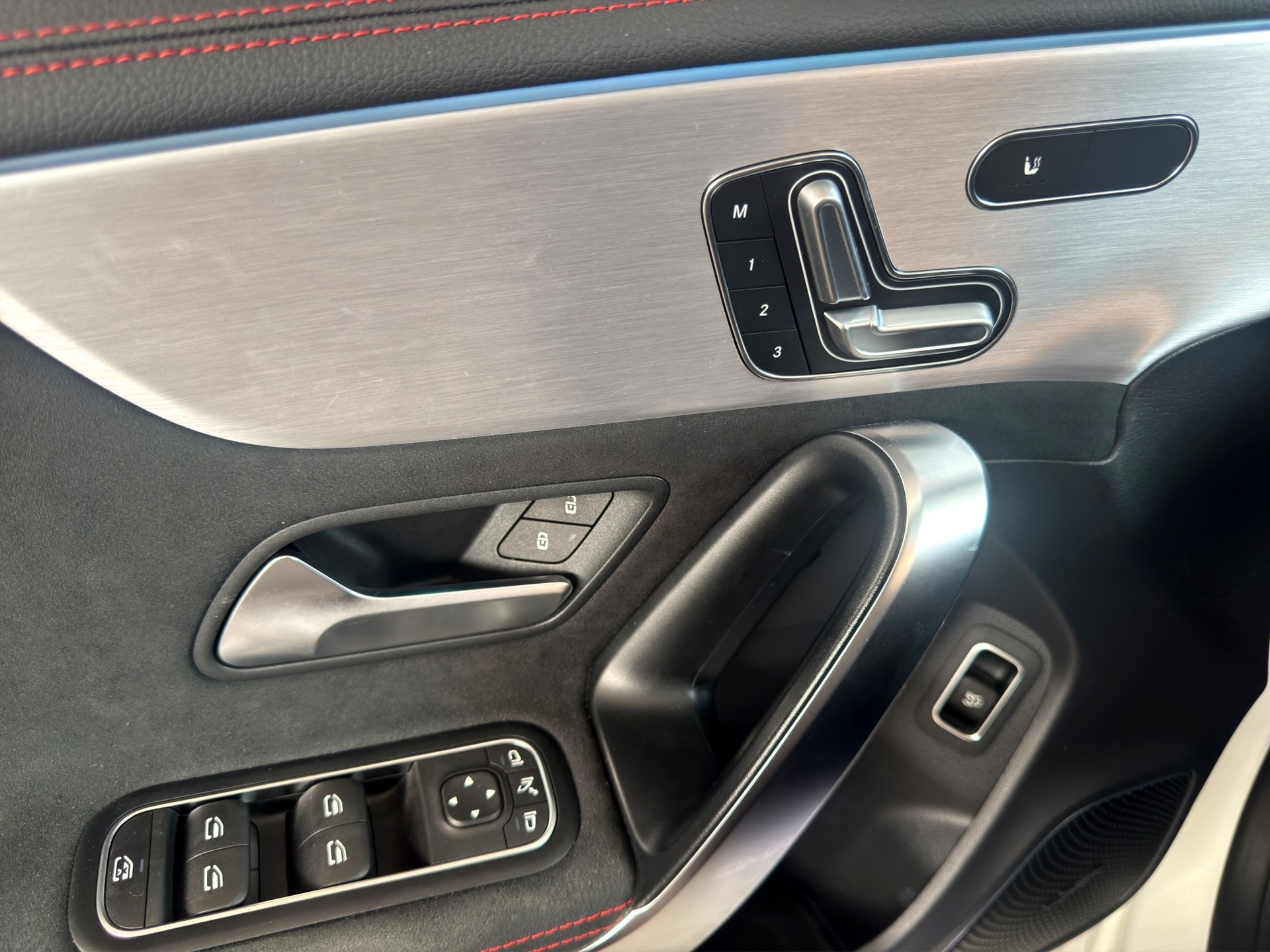 MERCEDES-BENZ CLA Shooting Brake 45 AMG 4Matic+ 8G-DCT-image-23
