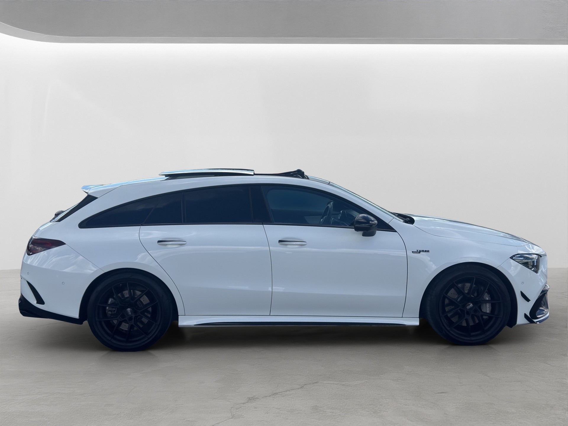 MERCEDES-BENZ CLA Shooting Brake 45 AMG 4Matic+ 8G-DCT-image-6