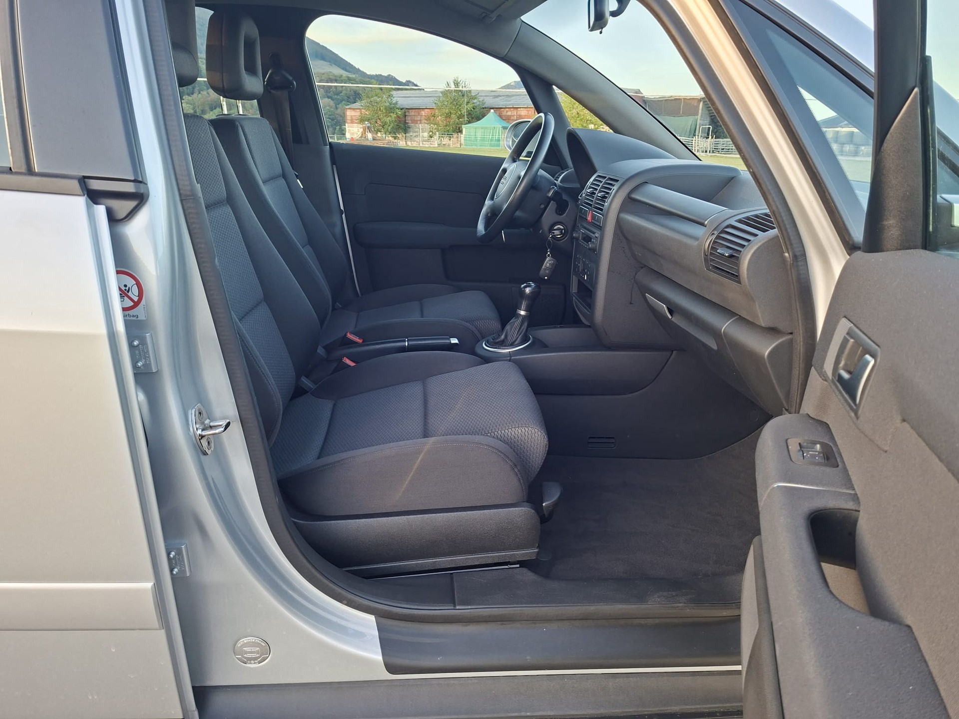AUDI A2 1.4-image-8
