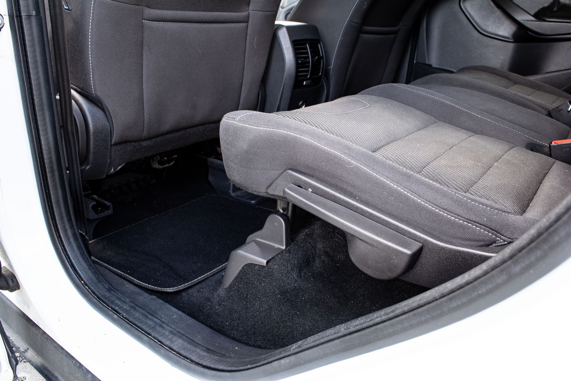 FORD Kuga 2.0 TDCi Titanium S 4WD PowerShift-image-16
