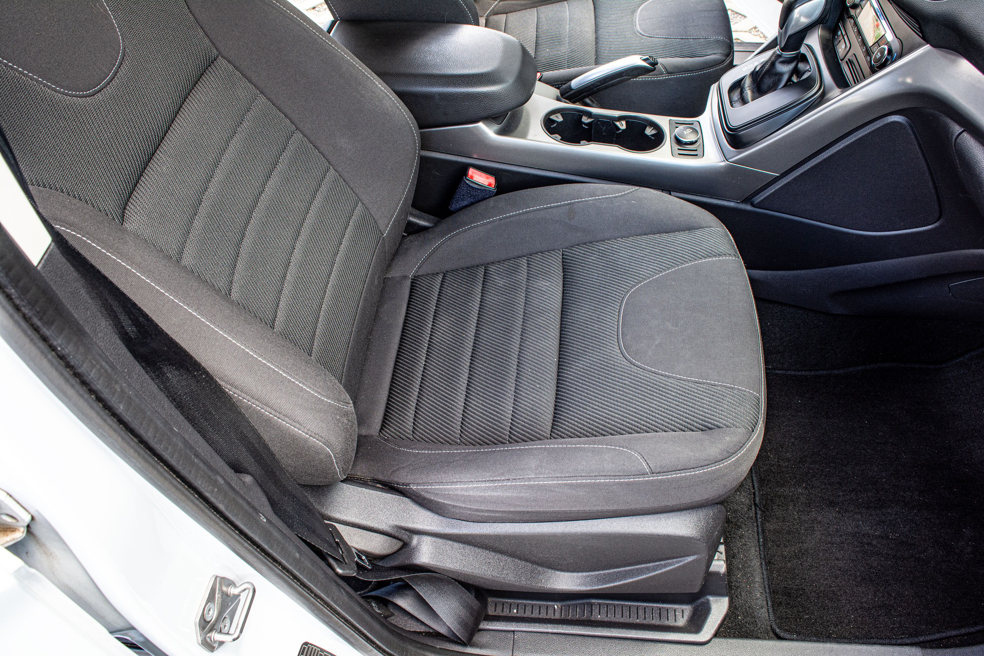 FORD Kuga 2.0 TDCi Titanium S 4WD PowerShift-image-29