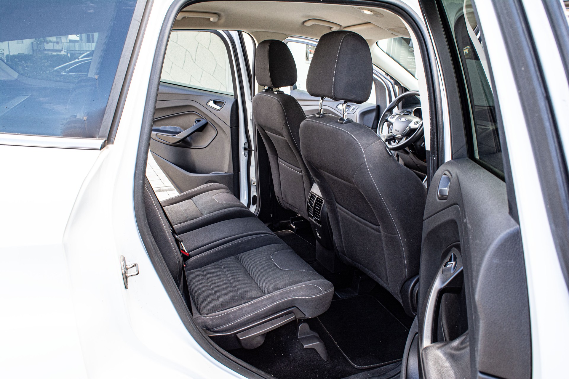 FORD Kuga 2.0 TDCi Titanium S 4WD PowerShift-image-27
