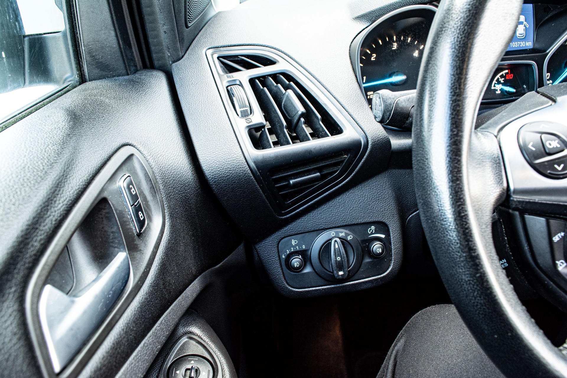 FORD Kuga 2.0 TDCi Titanium S 4WD PowerShift-image-22