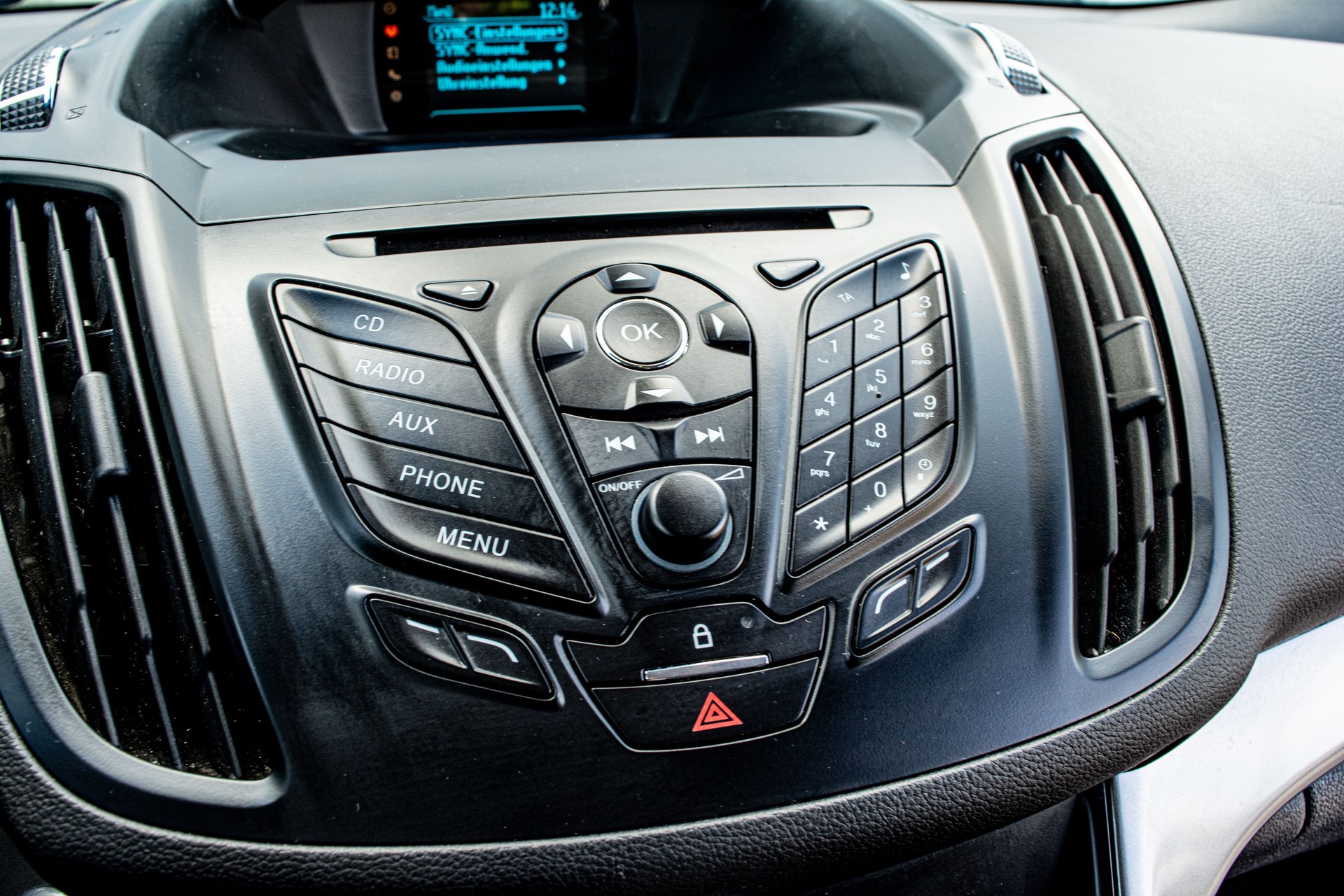 FORD Kuga 2.0 TDCi Titanium S 4WD PowerShift-image-21