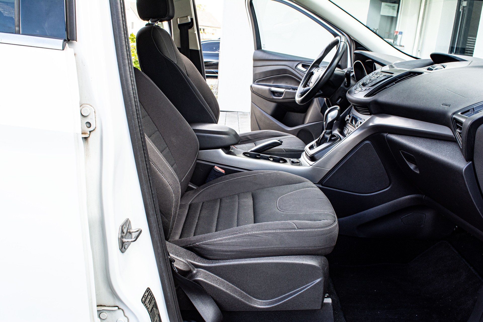 FORD Kuga 2.0 TDCi Titanium S 4WD PowerShift-image-14