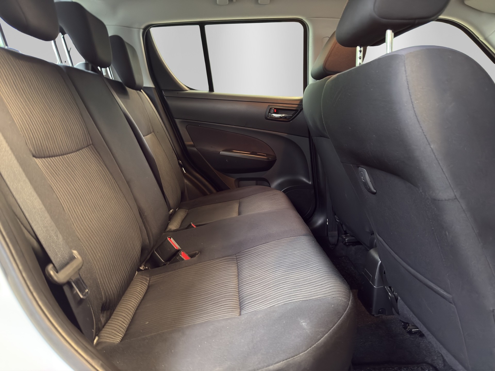 SUZUKI Swift 1.2i 16V GL 4x4-image-14