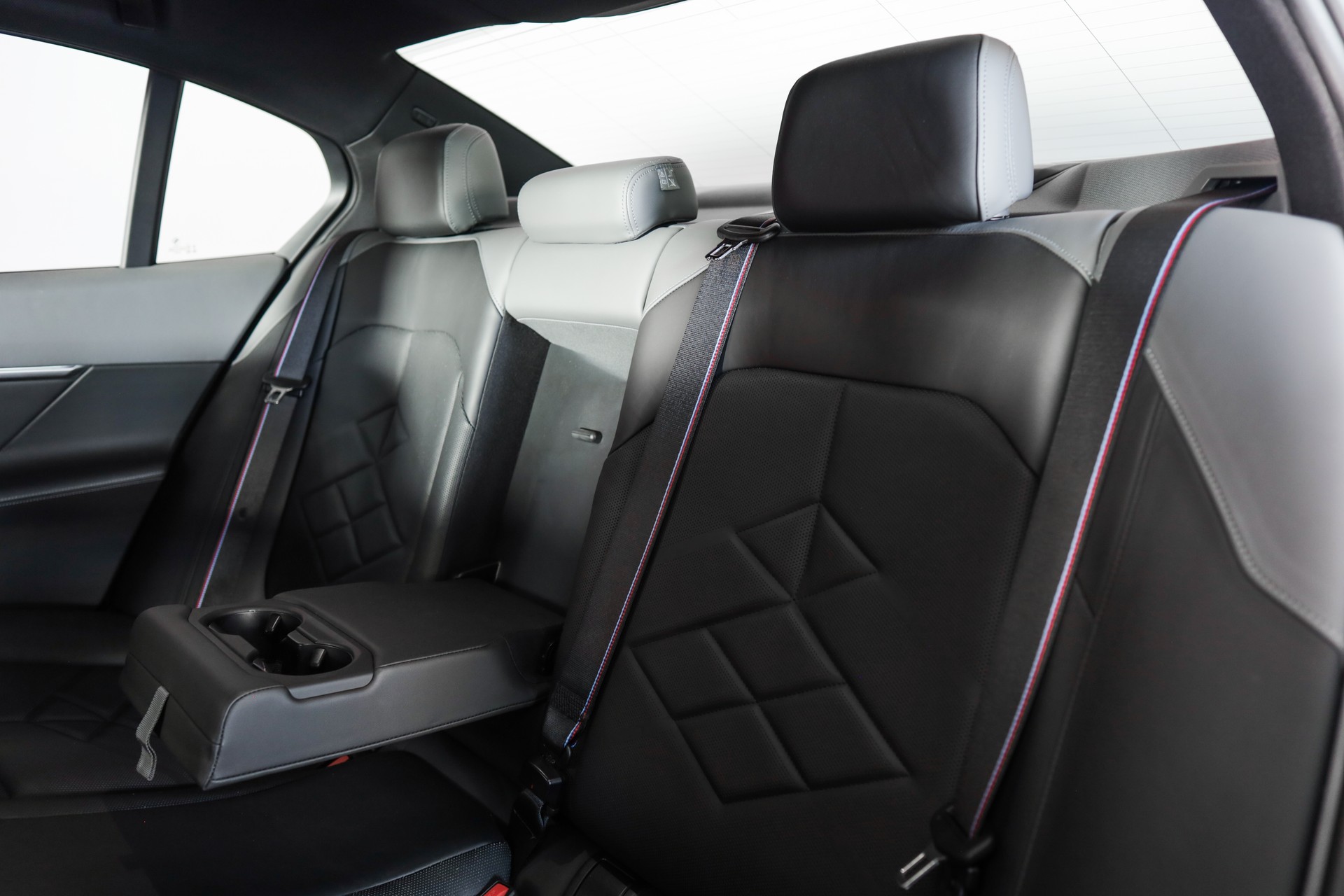BMW i5 M60 xDrive M Sport Pro Brooklyn Grau * CH * Pack Travel & Confort-image-13