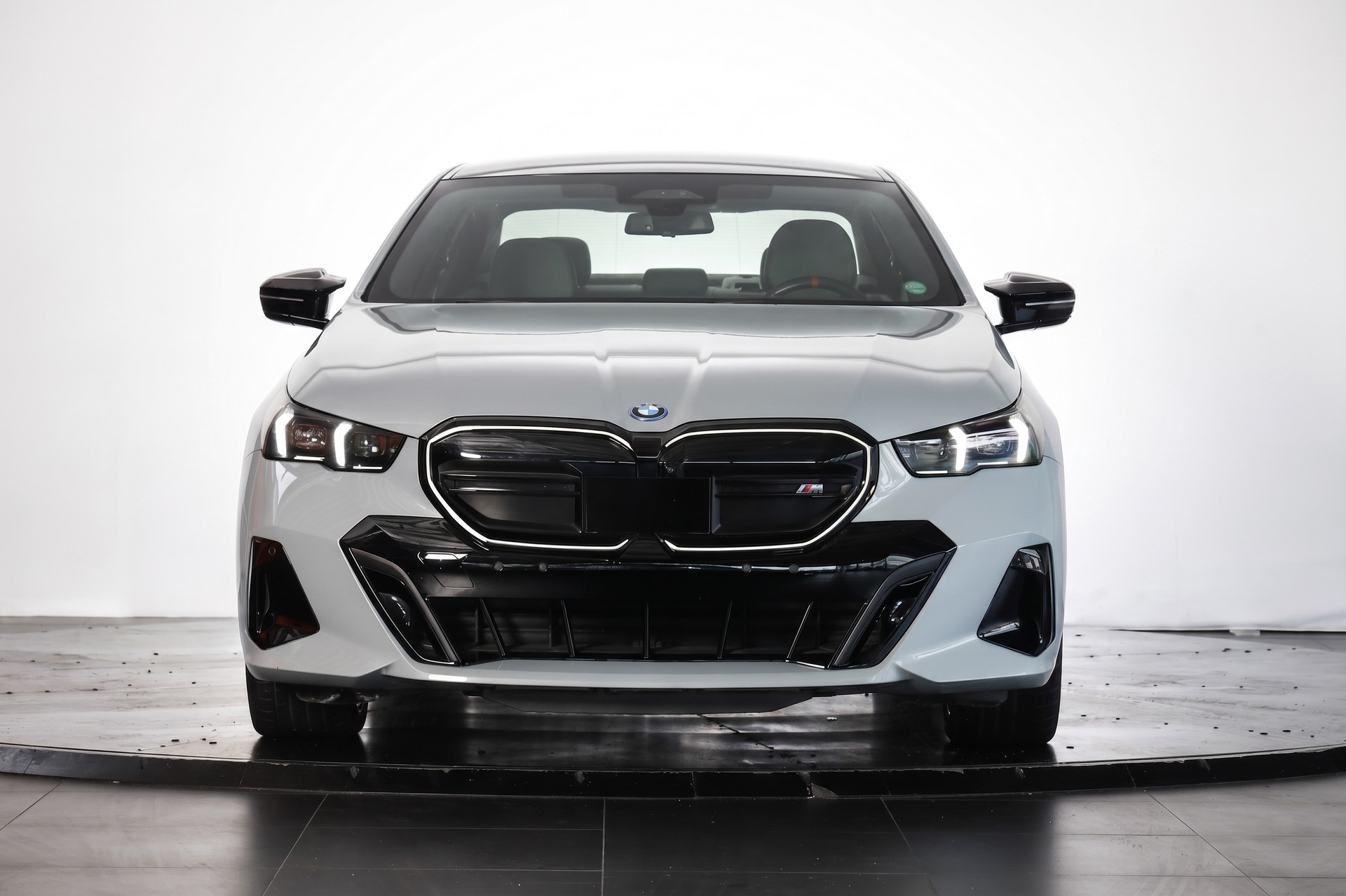 BMW i5 M60 xDrive M Sport Pro Brooklyn Grau * CH * Pack Travel & Confort-image-1
