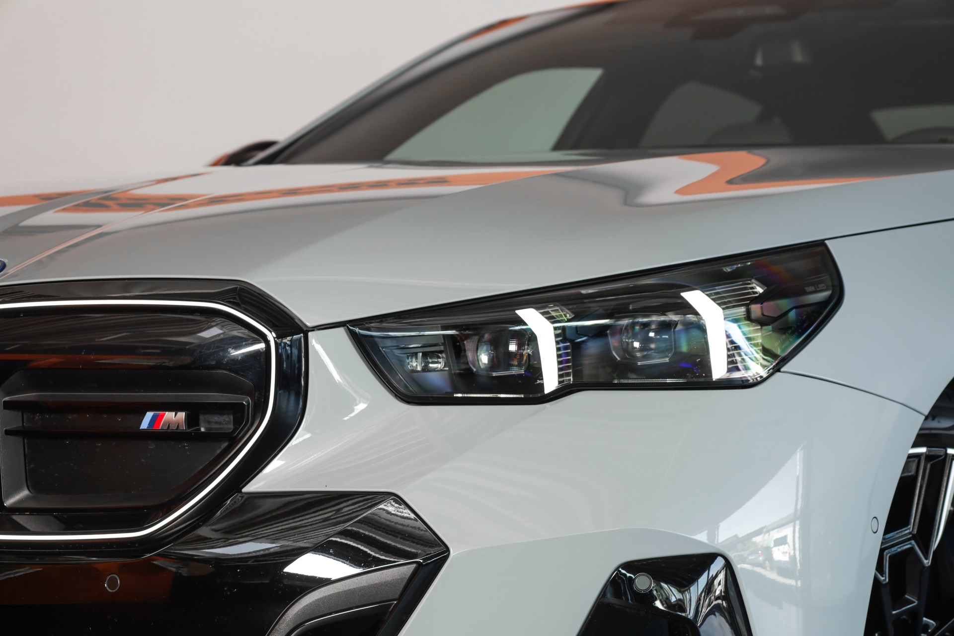 BMW i5 M60 xDrive M Sport Pro Brooklyn Grau * CH * Pack Travel & Confort-image-5