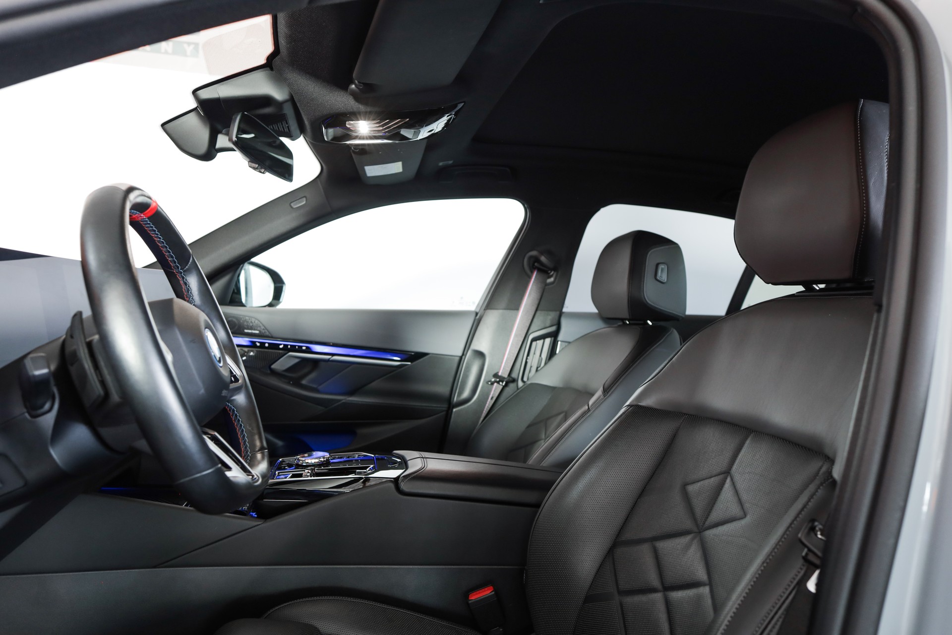 BMW i5 M60 xDrive M Sport Pro Brooklyn Grau * CH * Pack Travel & Confort-image-11