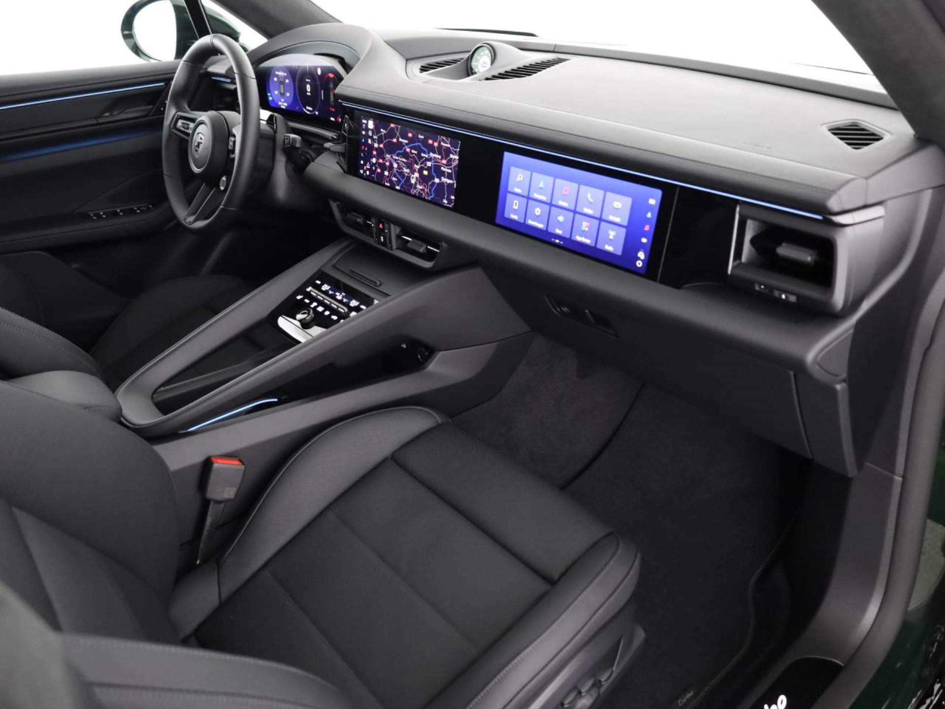 PORSCHE Macan Turbo-image-11