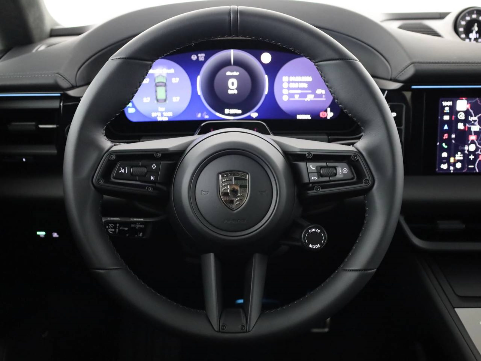 PORSCHE Macan Turbo-image-9