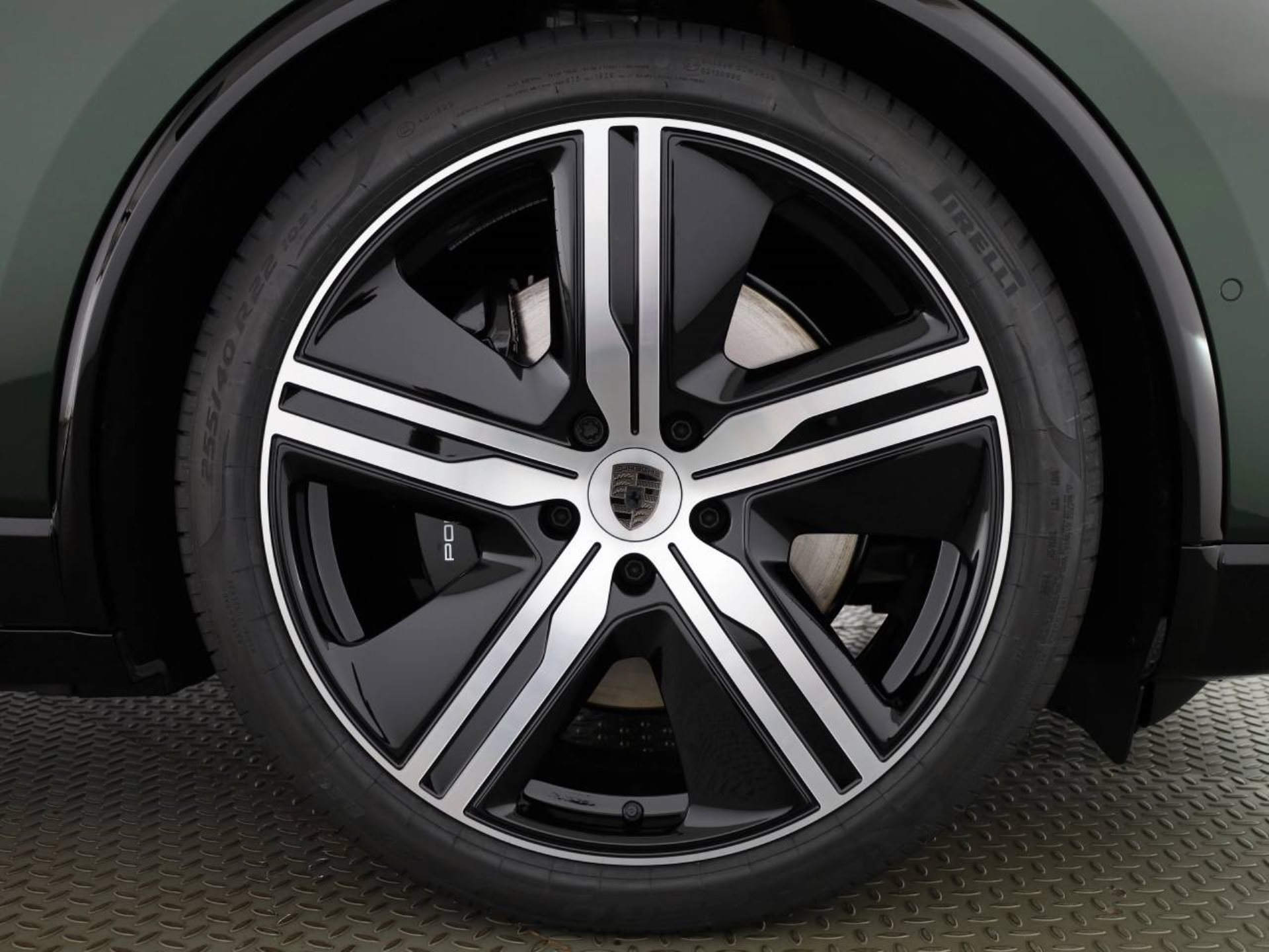 PORSCHE Macan Turbo-image-8
