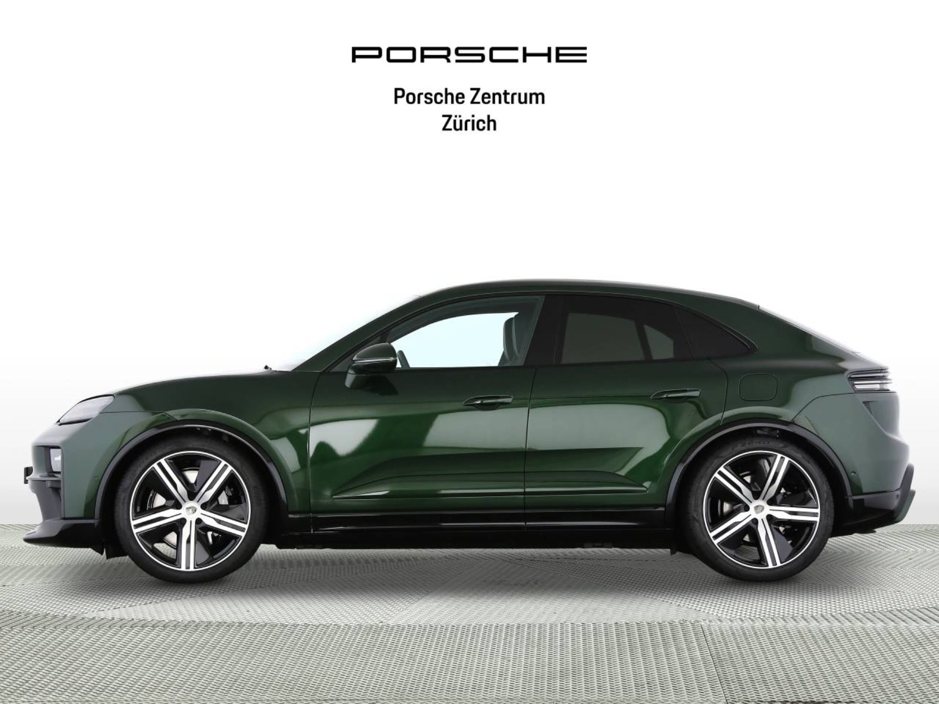 PORSCHE Macan Turbo-image-1