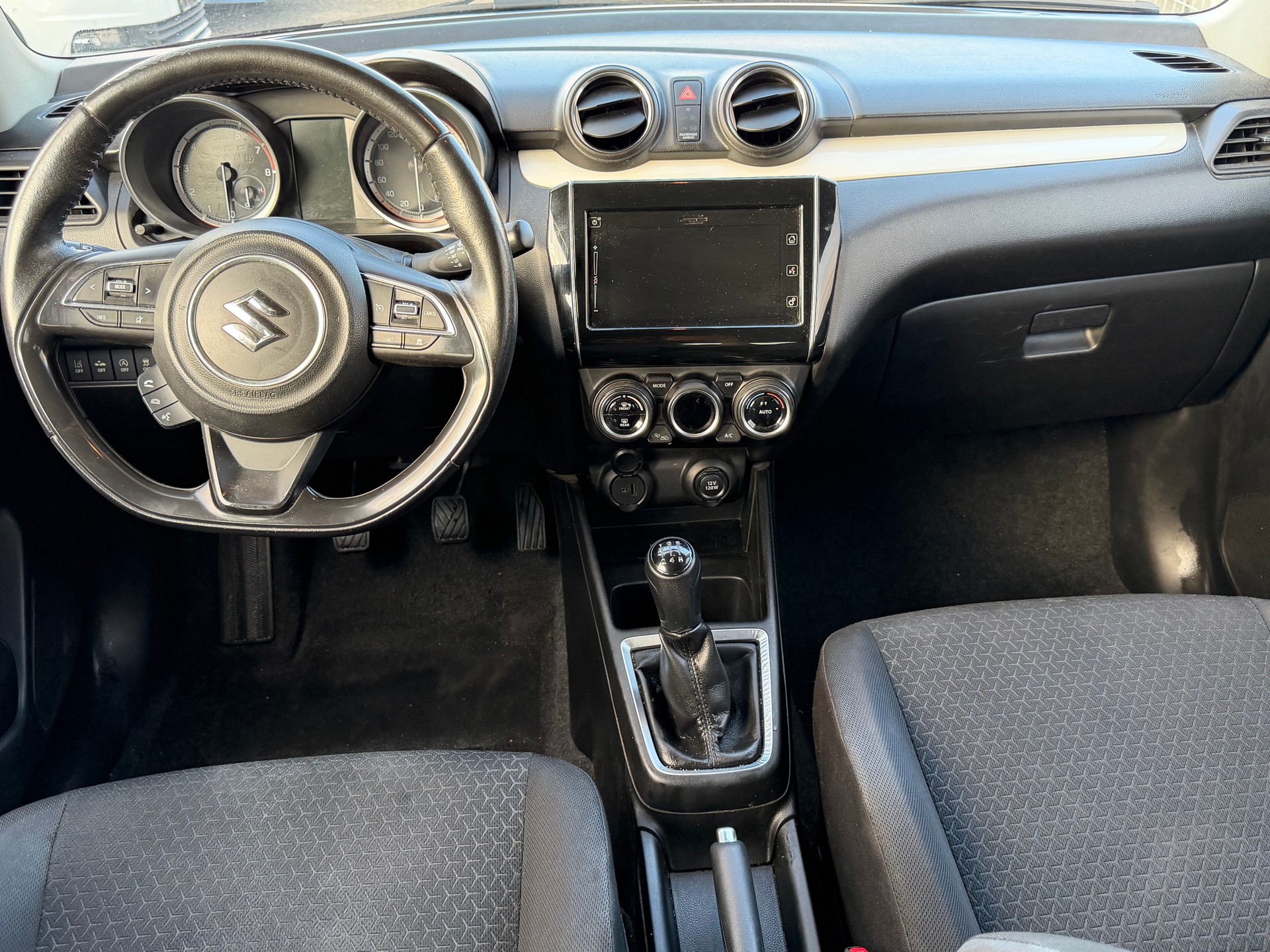 SUZUKI Swift 1.2i 16V SHVS Compact Top Hybrid Allgrip 4x4-image-4