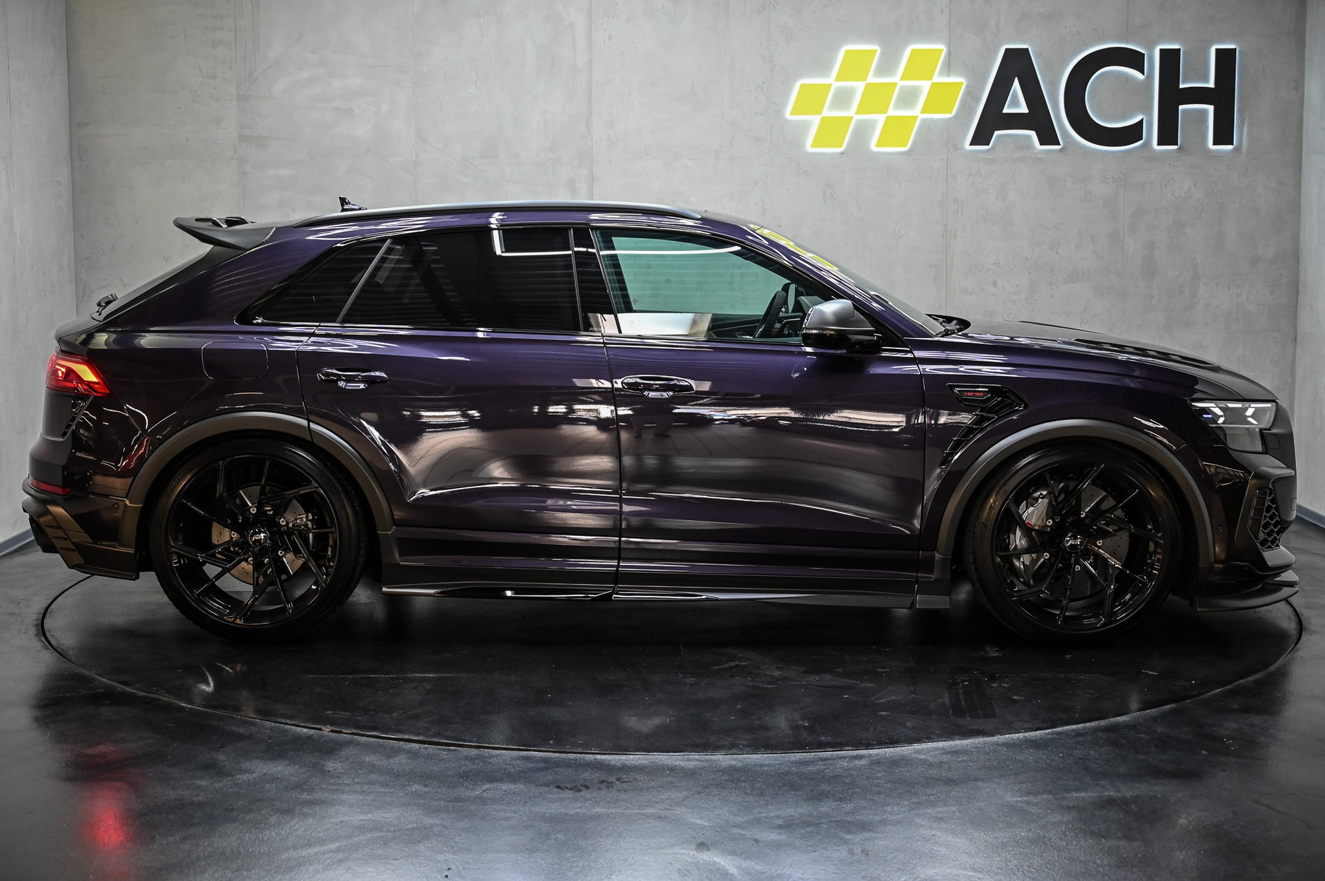 AUDI ABT RS Q8 Legacy Edition 1 of 125 SUV 4.0 V8 TFSI performance quattro Tiptronic-image-10