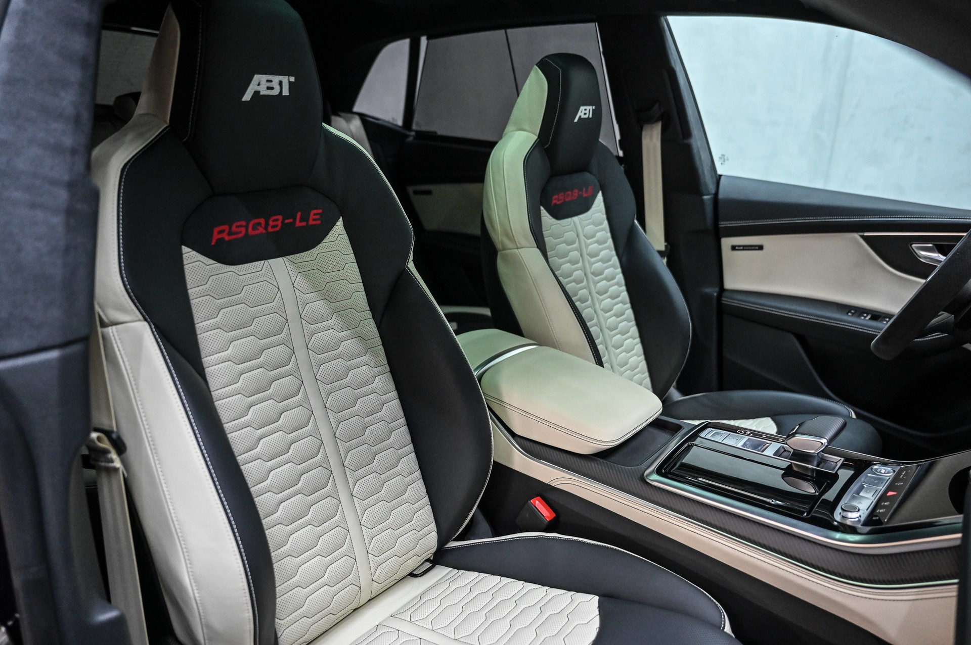 AUDI ABT RS Q8 Legacy Edition 1 of 125 SUV 4.0 V8 TFSI performance quattro Tiptronic-image-42
