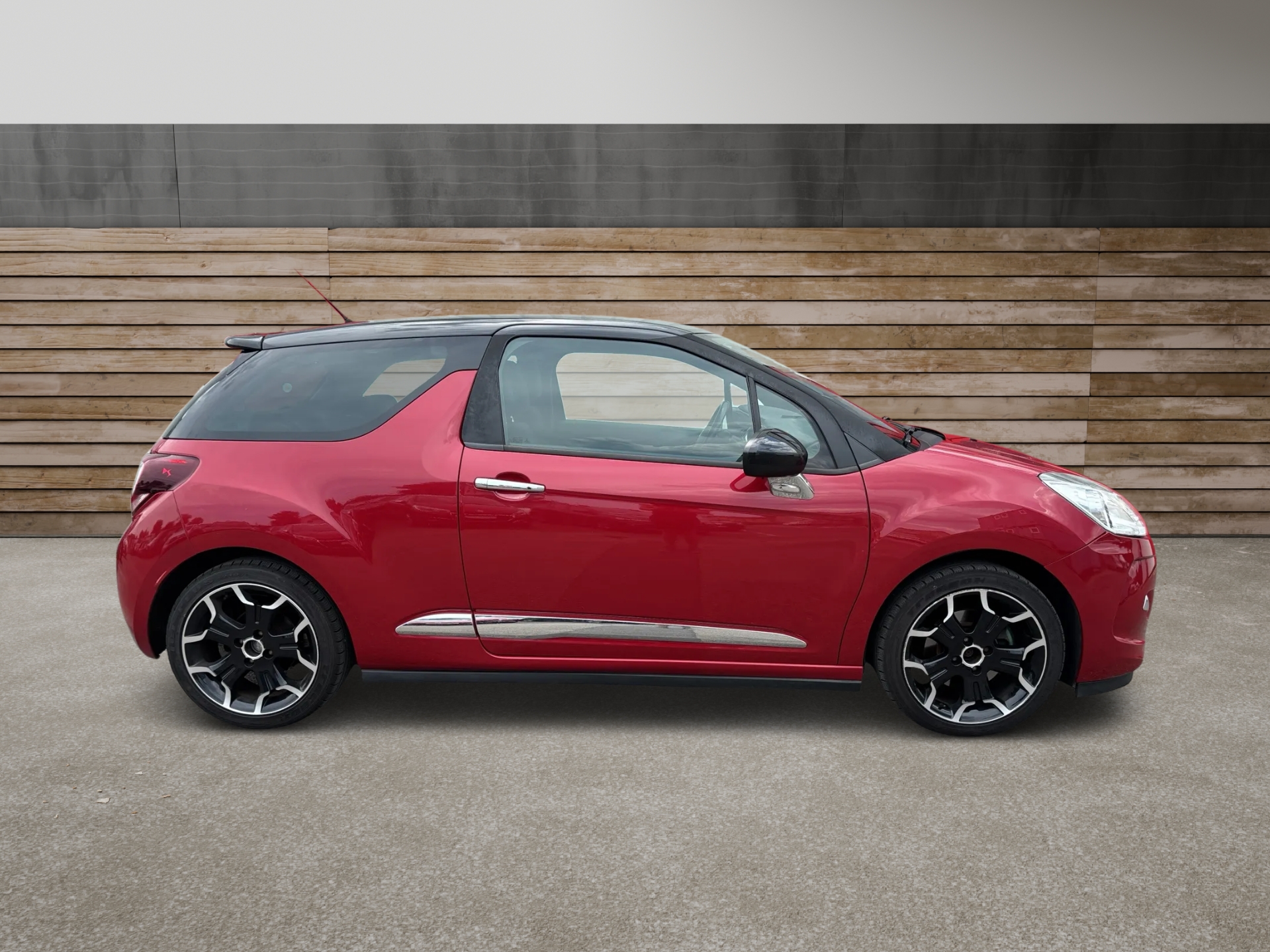 DS AUTOMOBILES DS3 1.6 THP Ultra Prestige-image-2