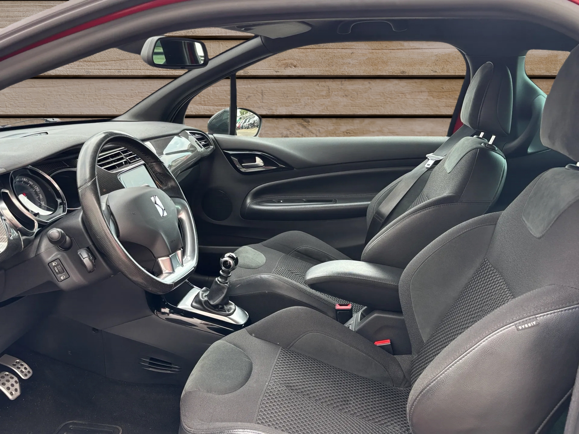 DS AUTOMOBILES DS3 1.6 THP Ultra Prestige-image-5