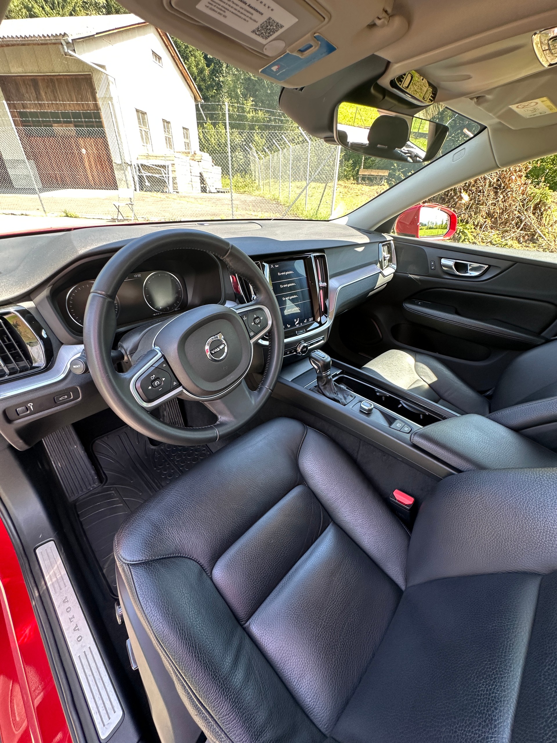 VOLVO 2.0 D4 Momentum-image-3