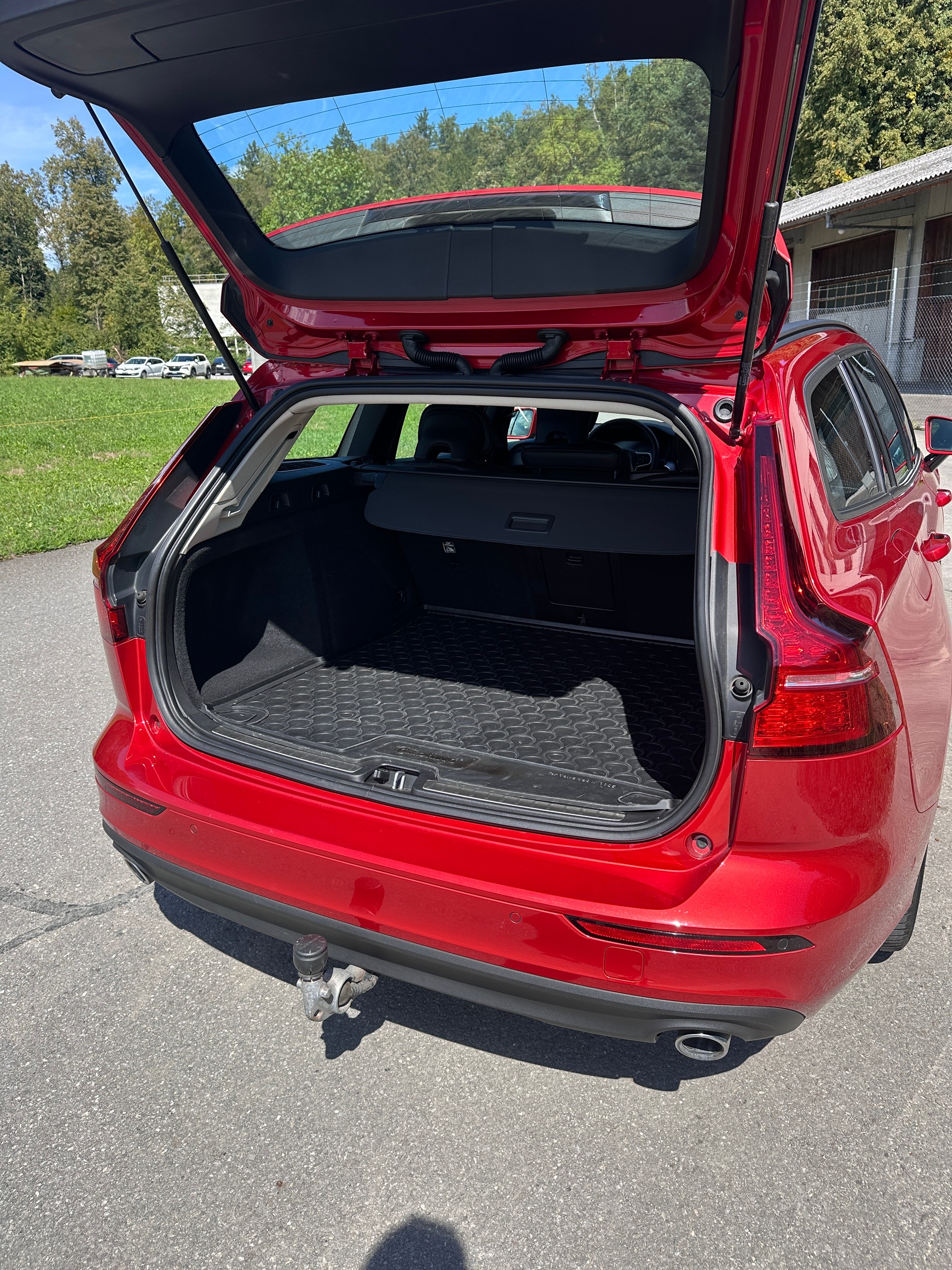 VOLVO 2.0 D4 Momentum-image-2