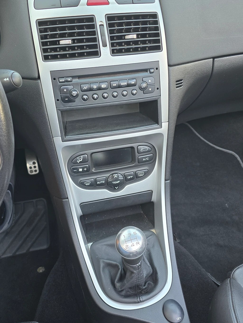 PEUGEOT 307 CC 2.0 16V-image-11
