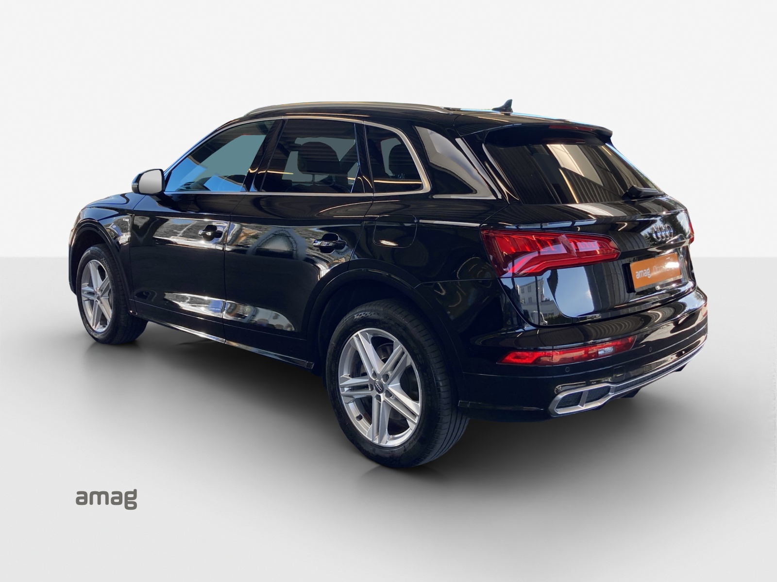 AUDI Q5 55 TFSI e sport quattro-image-2