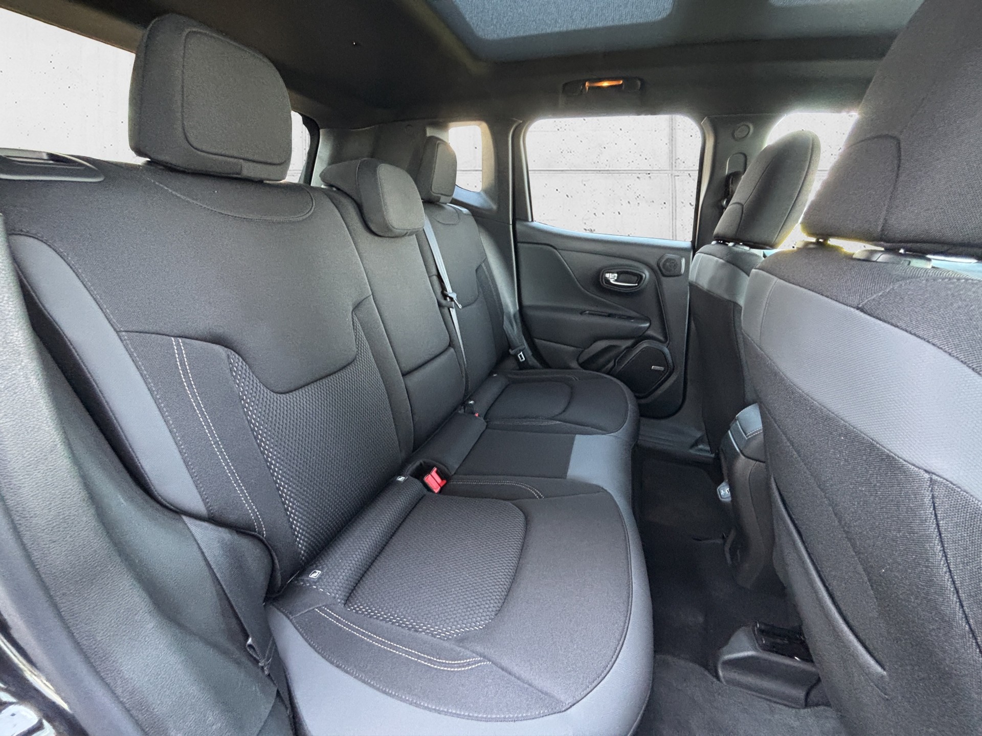 JEEP Renegade 1.3 S 4xe-image-16