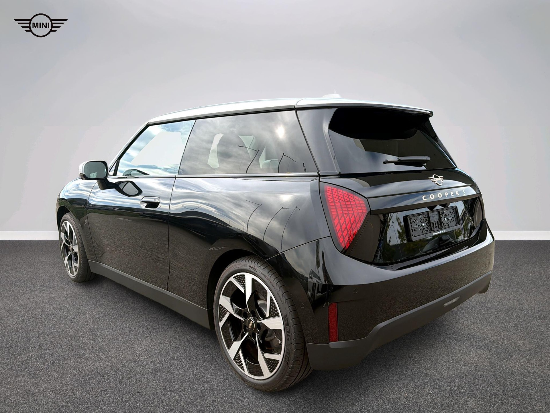 MINI Cooper SE-image-3