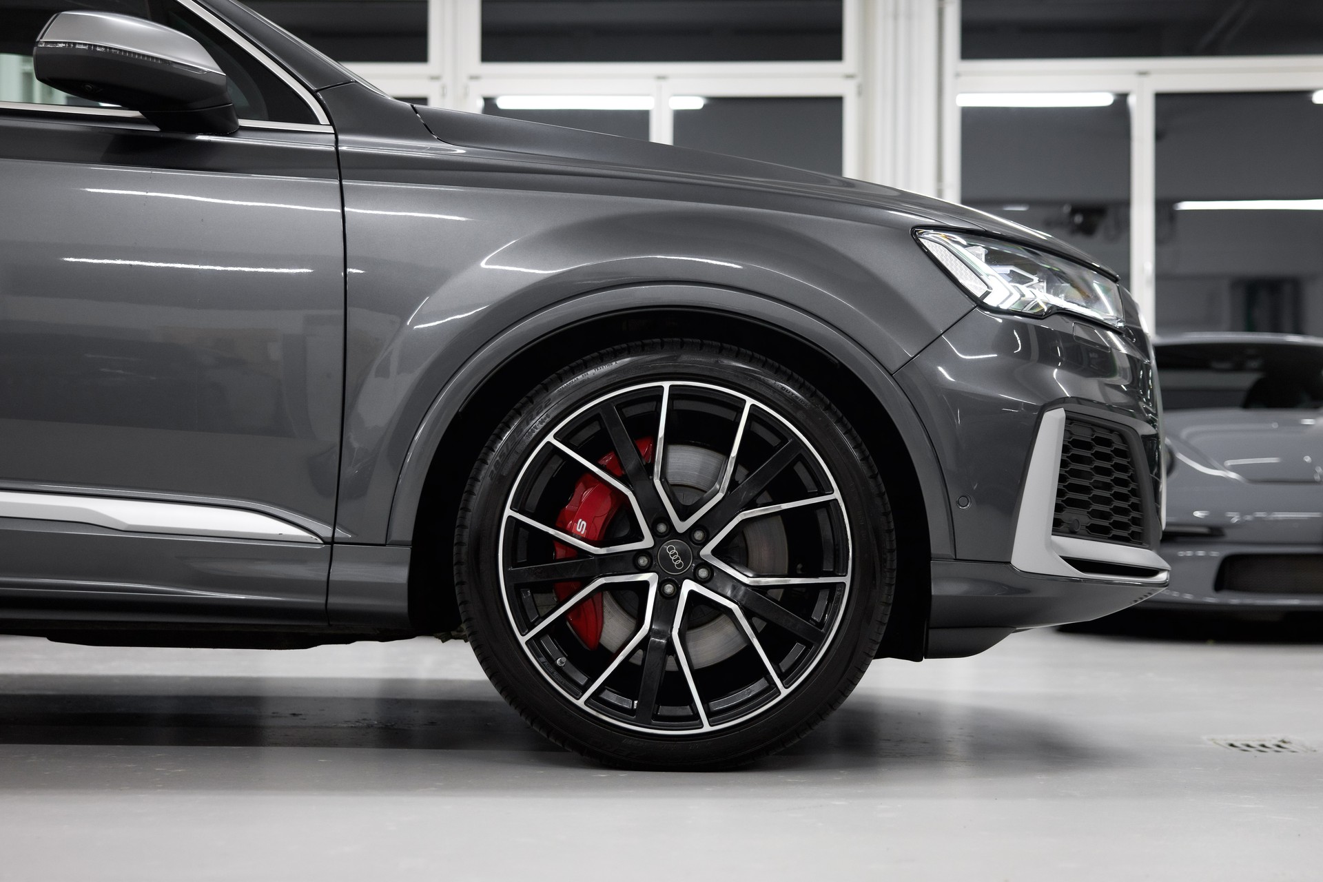 AUDI SQ7 TFSI quattro tiptronic-image-9
