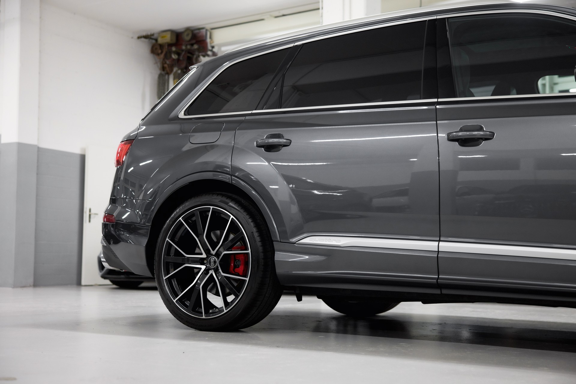 AUDI SQ7 TFSI quattro tiptronic-image-10
