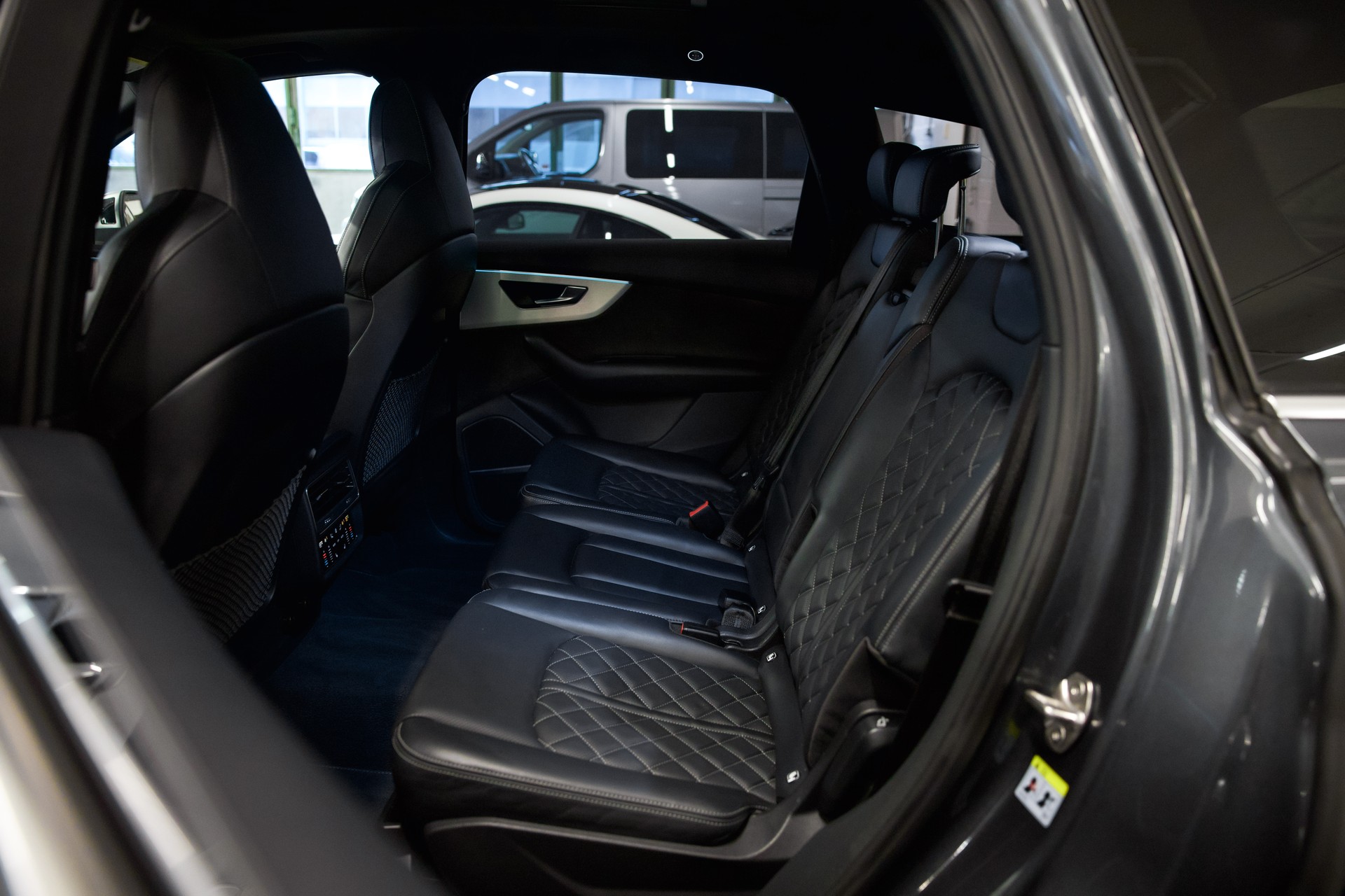 AUDI SQ7 TFSI quattro tiptronic-image-20