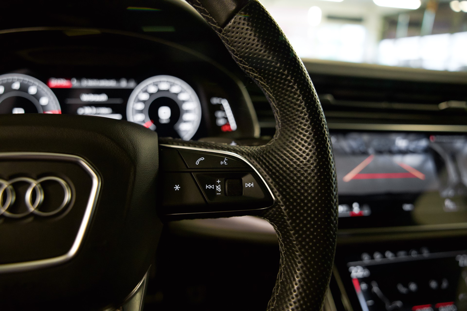 AUDI SQ7 TFSI quattro tiptronic-image-30