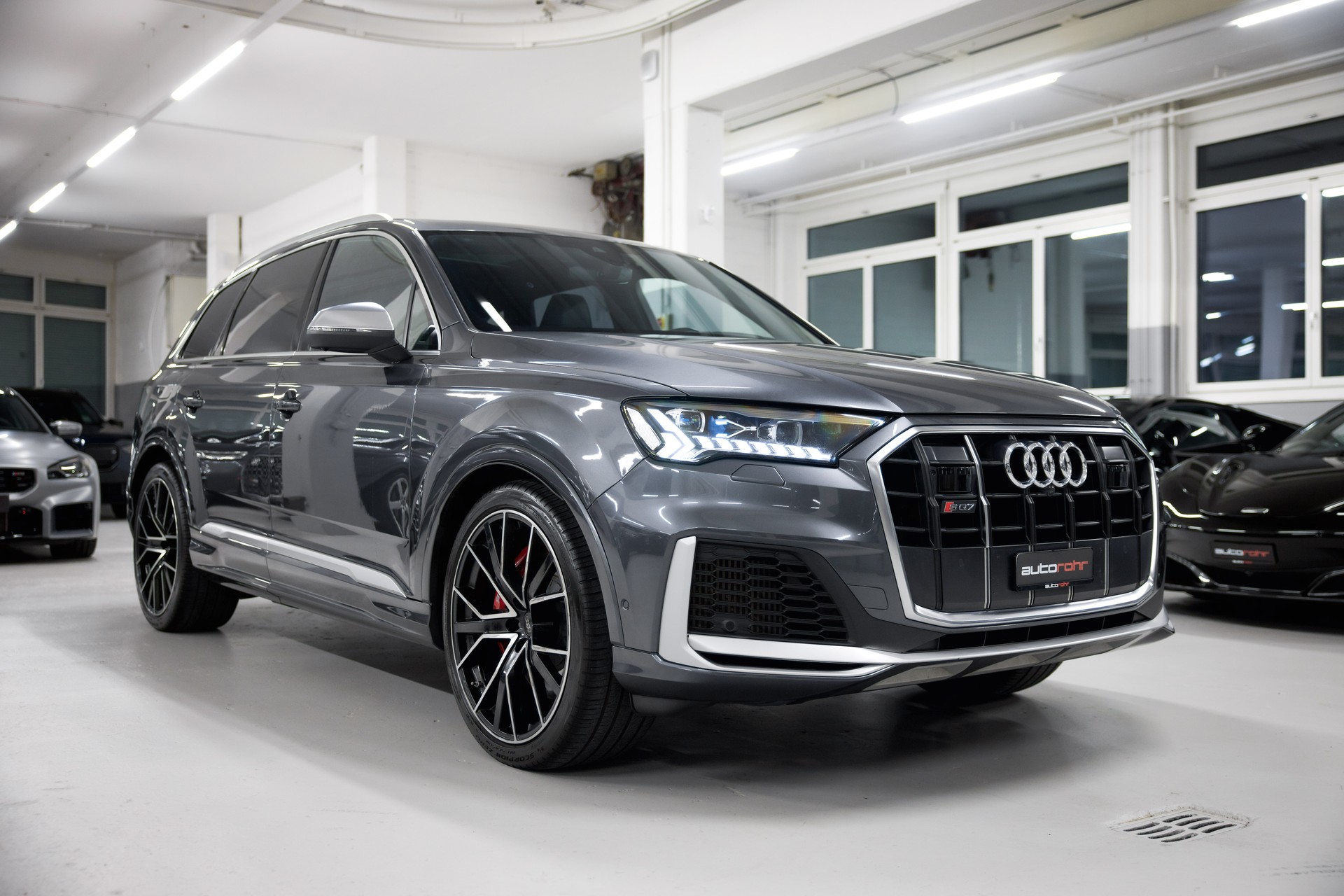 AUDI SQ7 TFSI quattro tiptronic-showroom-element-2
