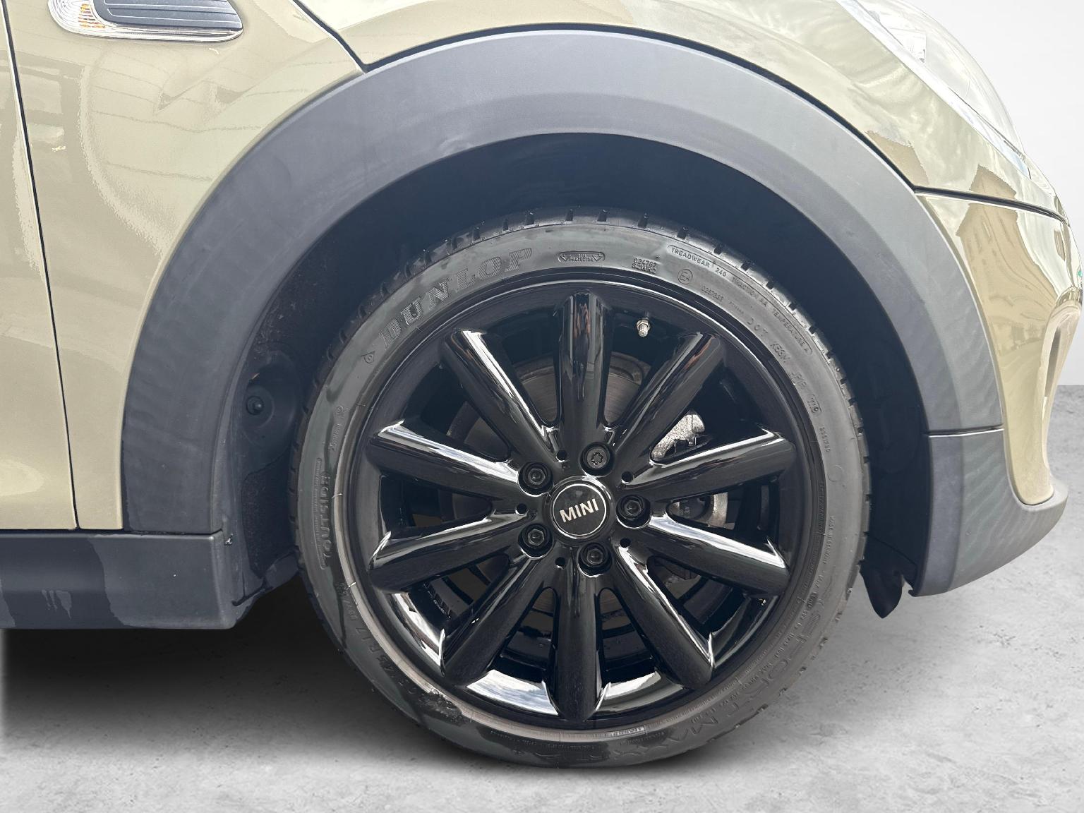 MINI Cooper F56-image-13