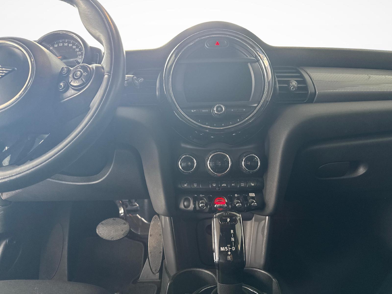 MINI Cooper F56-image-18