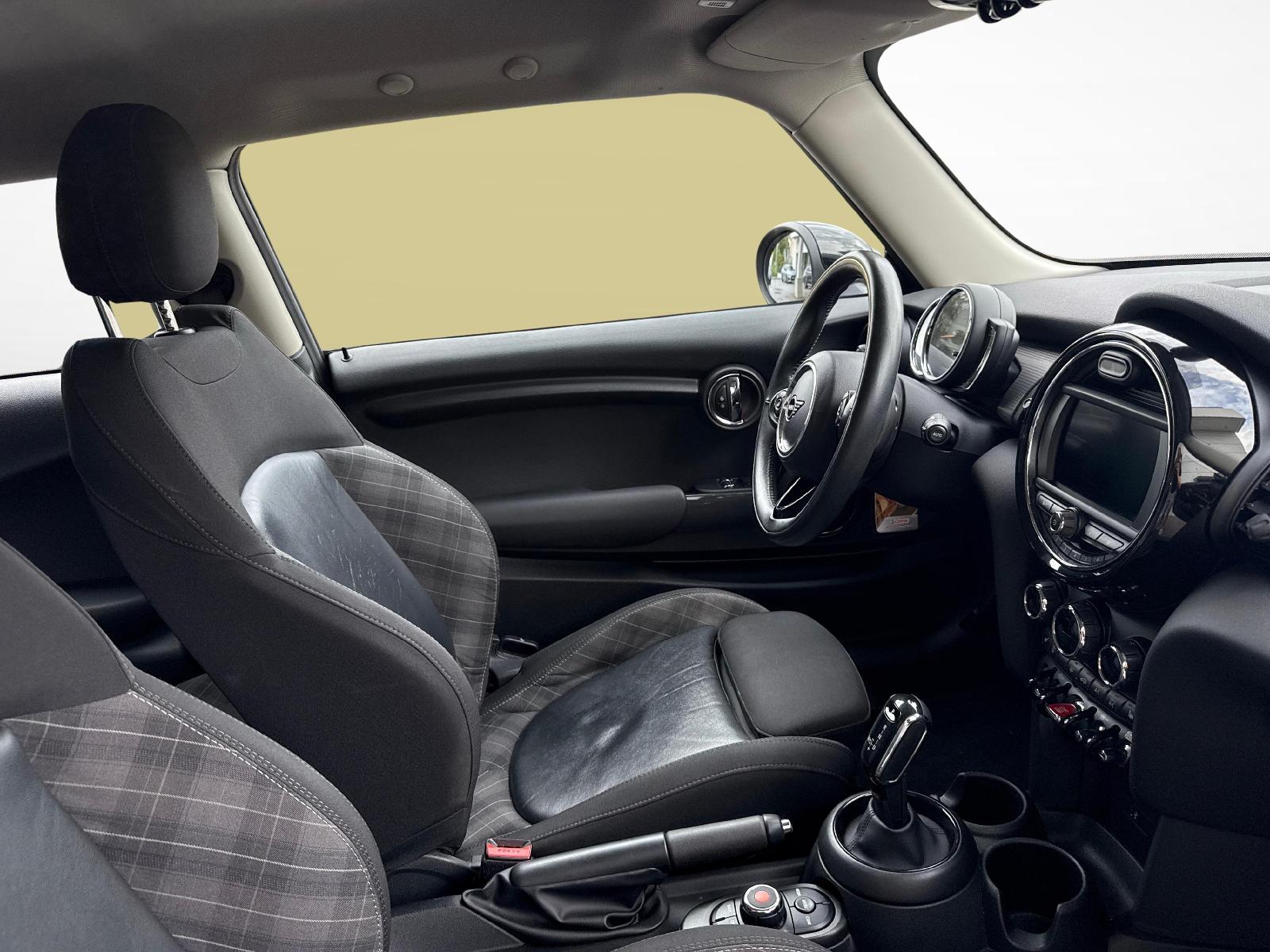MINI Cooper F56-image-10