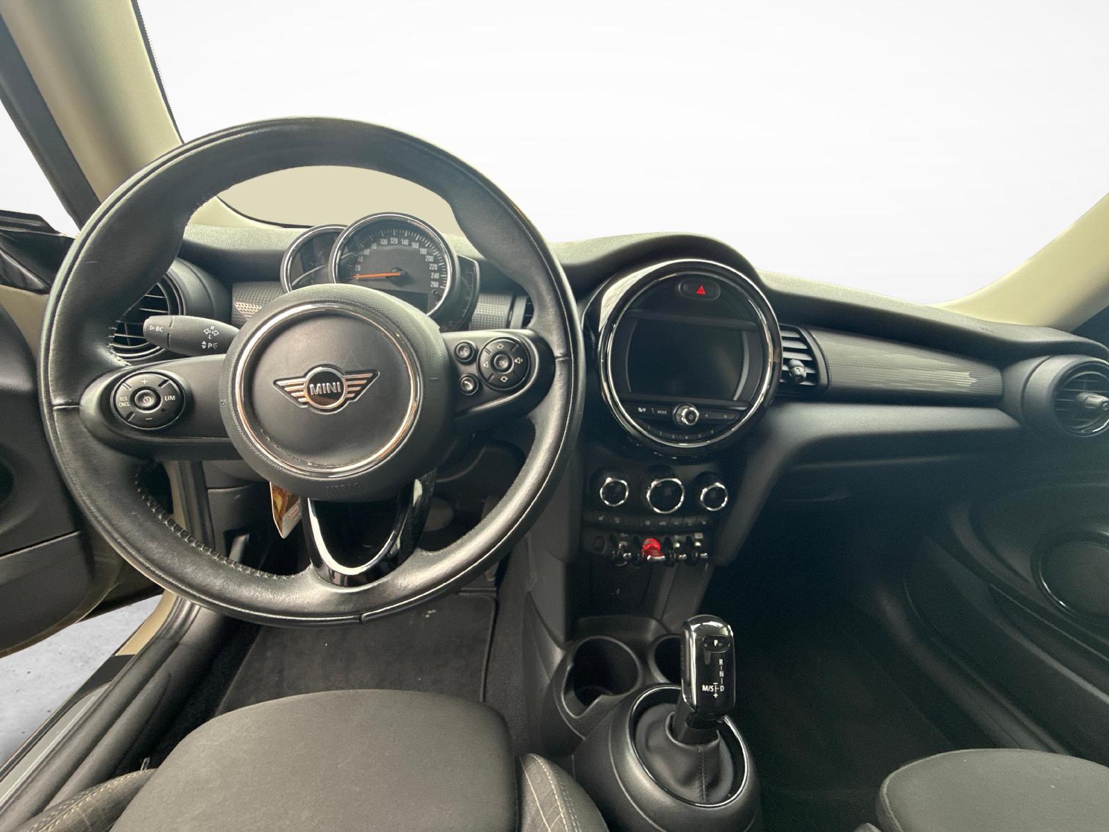 MINI Cooper F56-image-9