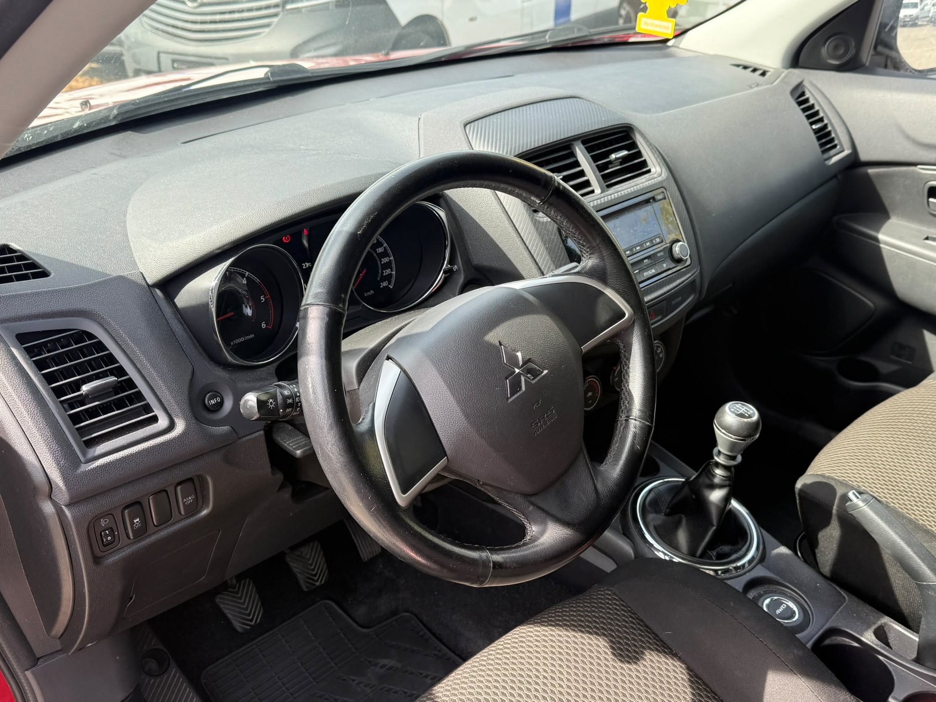 MITSUBISHI ASX 1.6 DID Style 4WD-image-10
