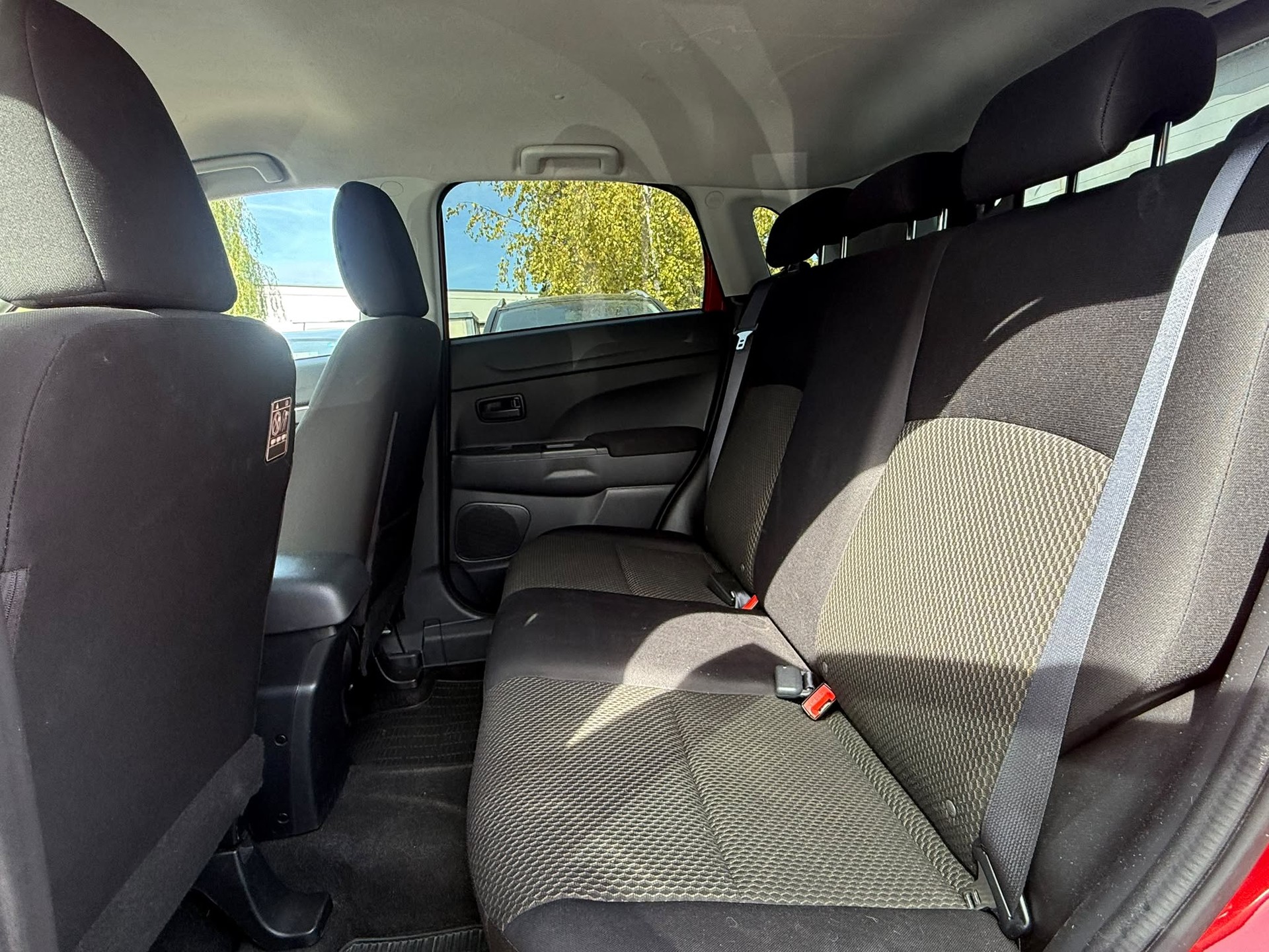 MITSUBISHI ASX 1.6 DID Style 4WD-image-9