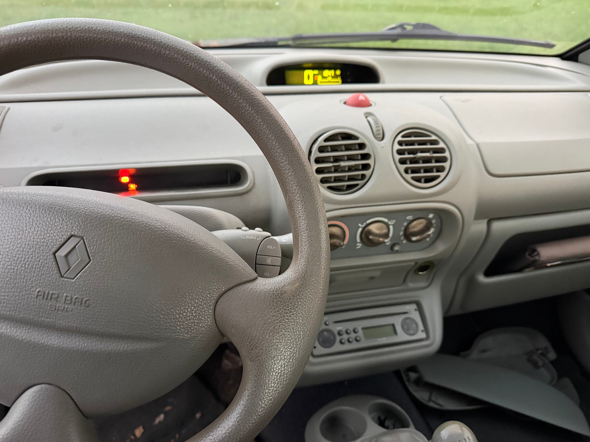RENAULT Twingo 1.2 16V Privilege Advantage-image-9