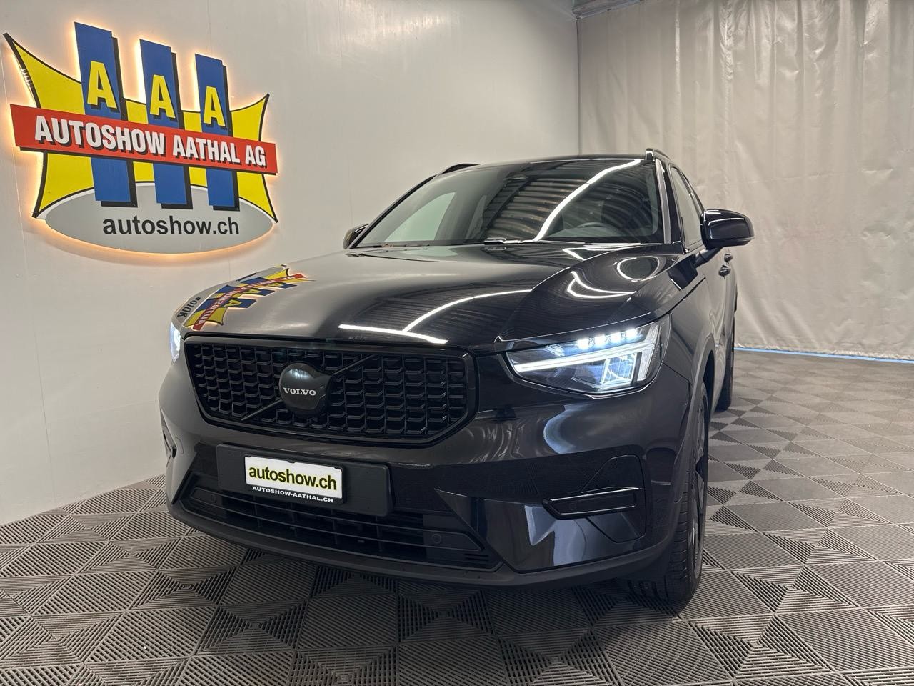VOLVO XC40 B3 BLACK EDITION PLUS DCT-image-16