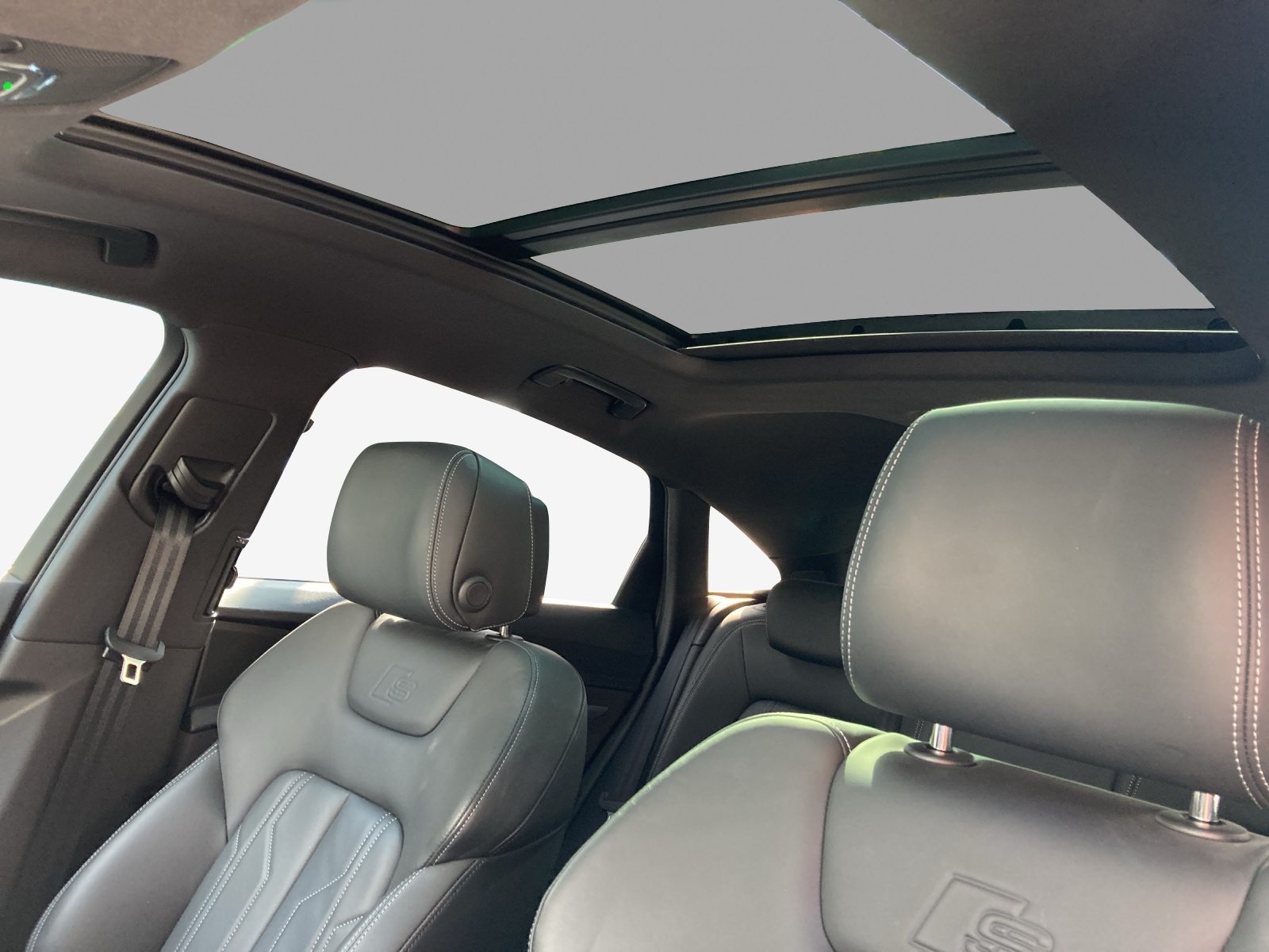AUDI e-tron 55 Sportback S Line Black Edition quattro-image-15