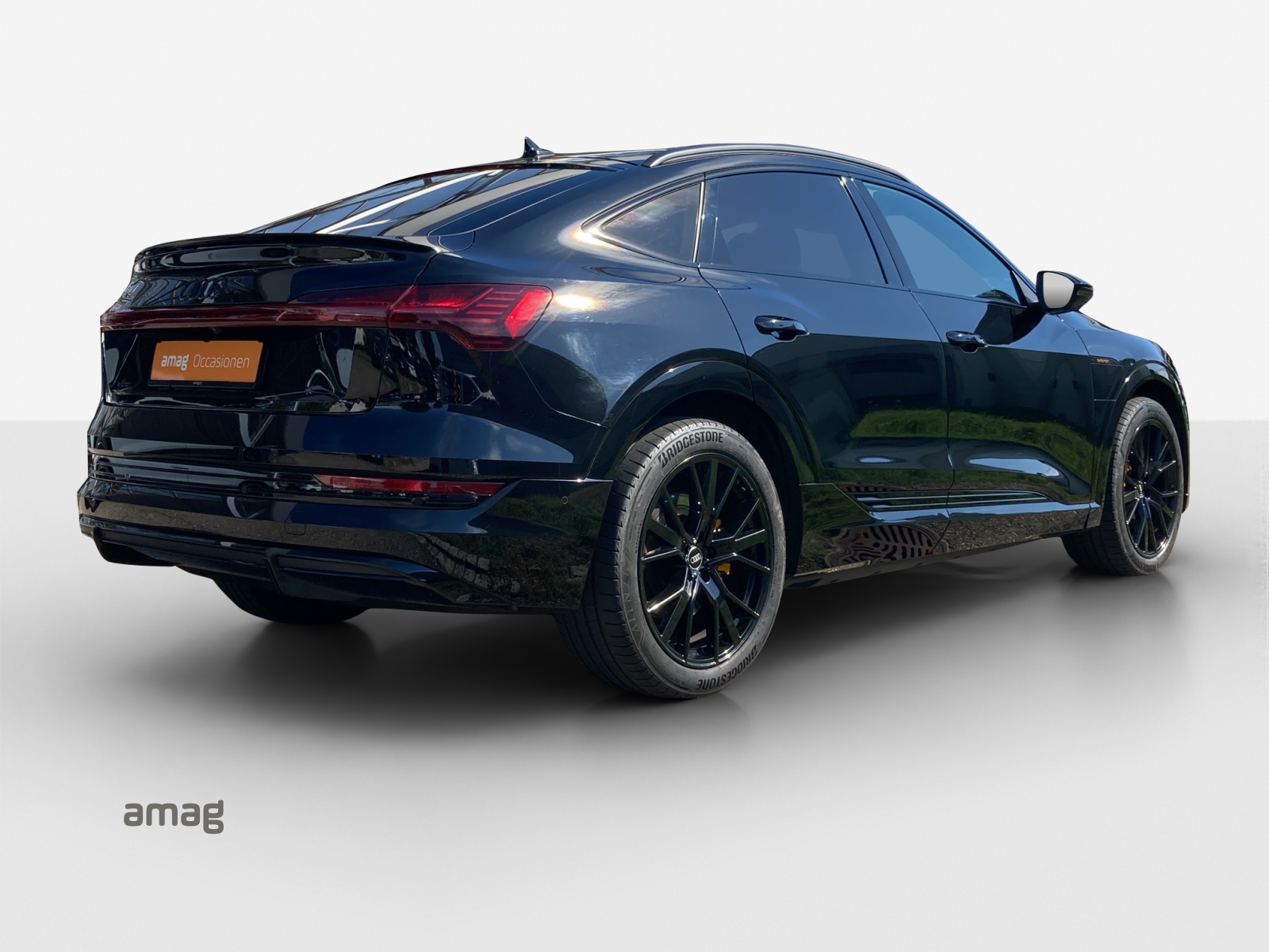 AUDI e-tron 55 Sportback S Line Black Edition quattro-image-4